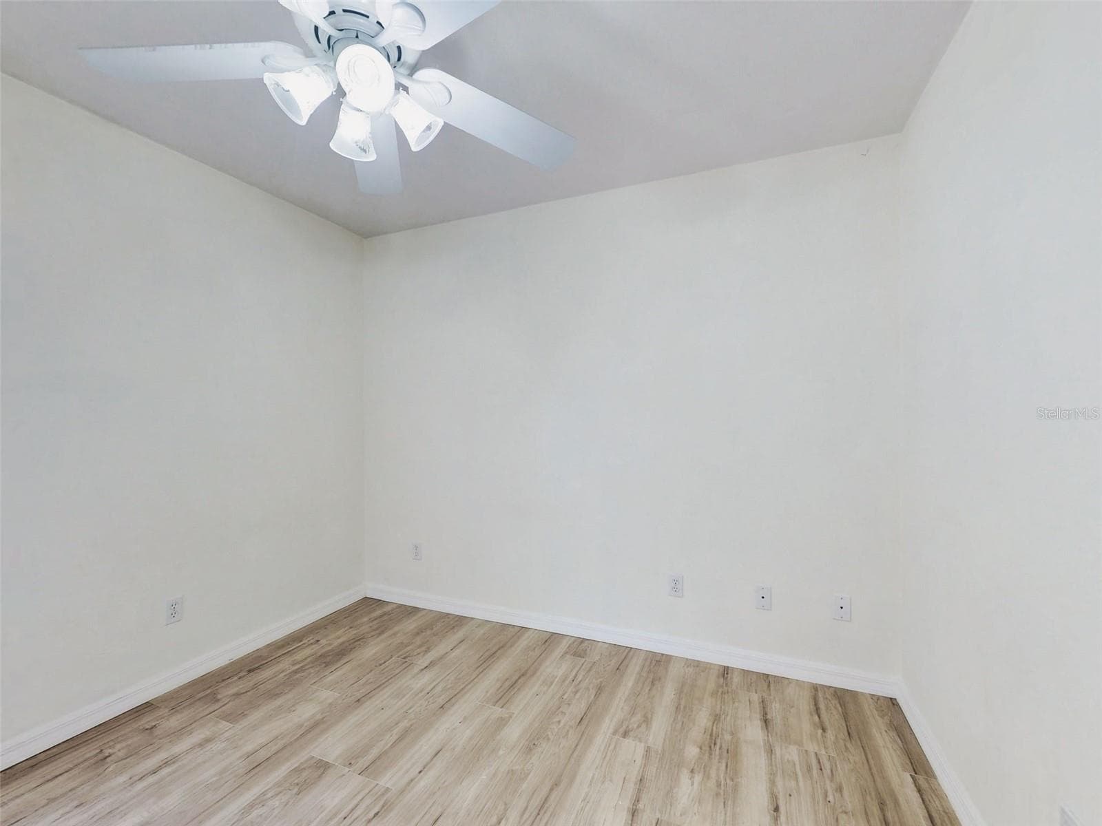 Single Family Residence at 111 VALENCIA DR, EDGEWATER, photo 19 of 81