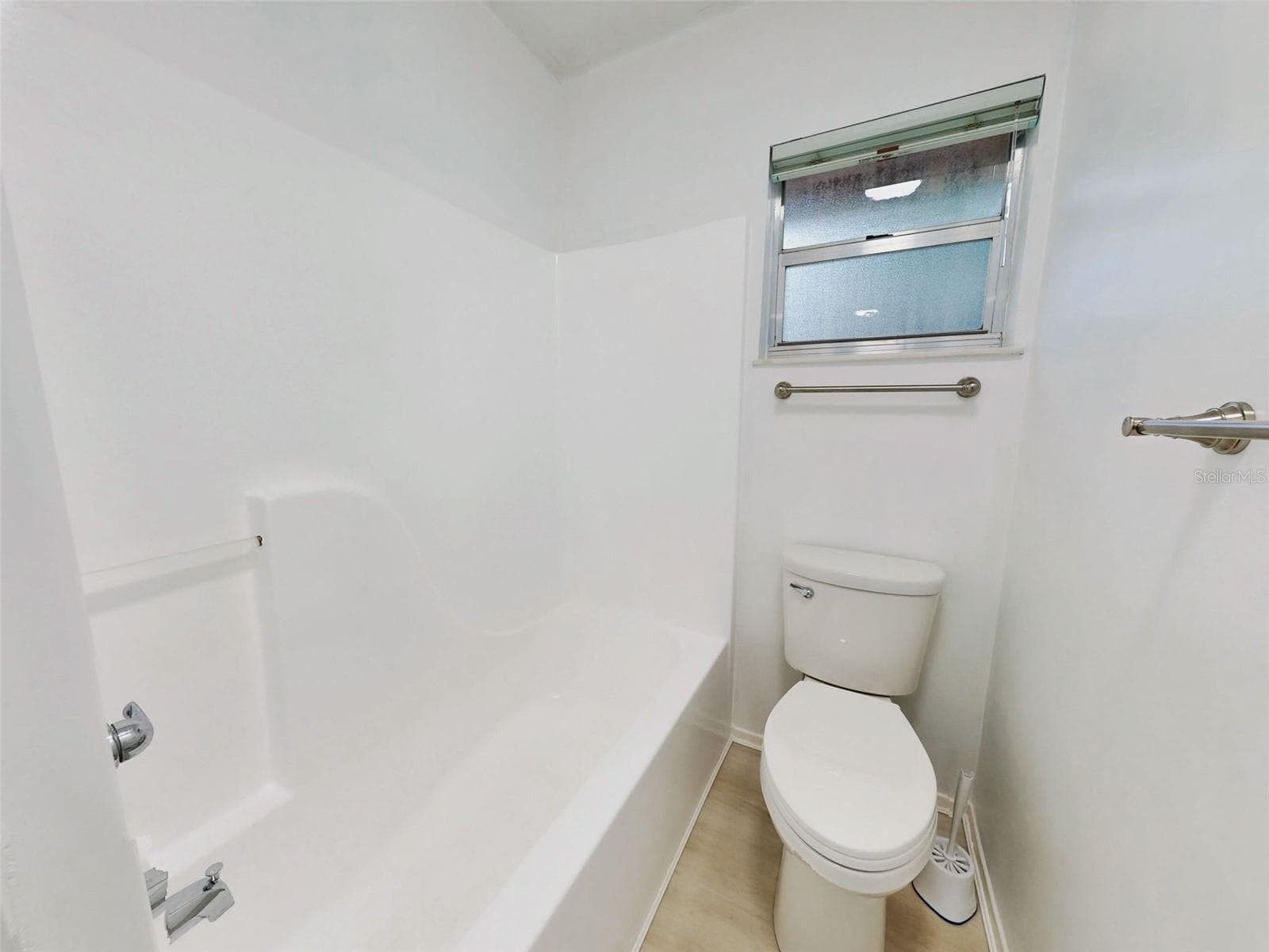 Single Family Residence at 111 VALENCIA DR, EDGEWATER, photo 27 of 81