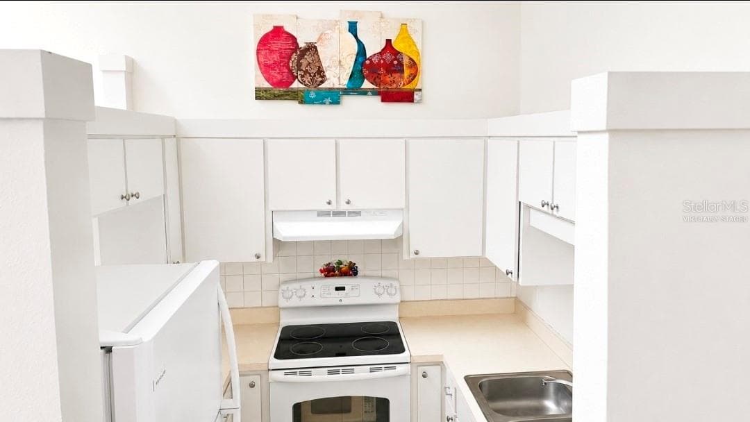 Decorative plant shelves(Partially virtually staged) - 2415 NE 7TH ST #8, OCALA