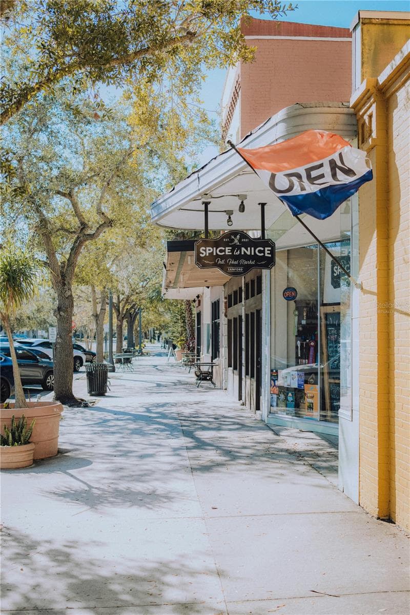 Historic Ocala. Old street charm - 2415 NE 7TH ST #8, OCALA