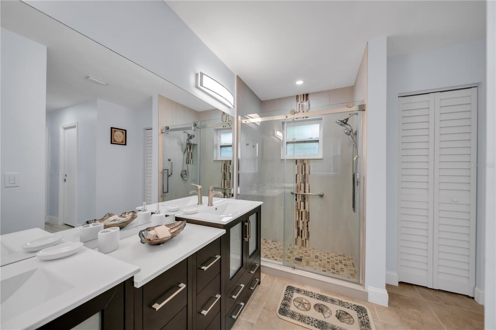 Single Family Residence at 299 ROTONDA CIR, ROTONDA WEST, photo 16 of 51