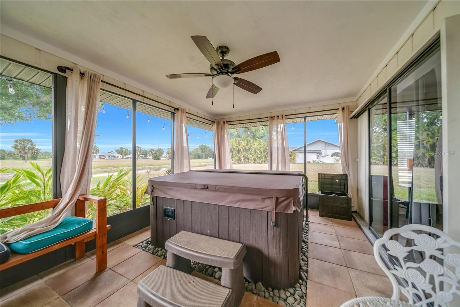 Single Family Residence at 299 ROTONDA CIR, ROTONDA WEST, photo 28 of 51
