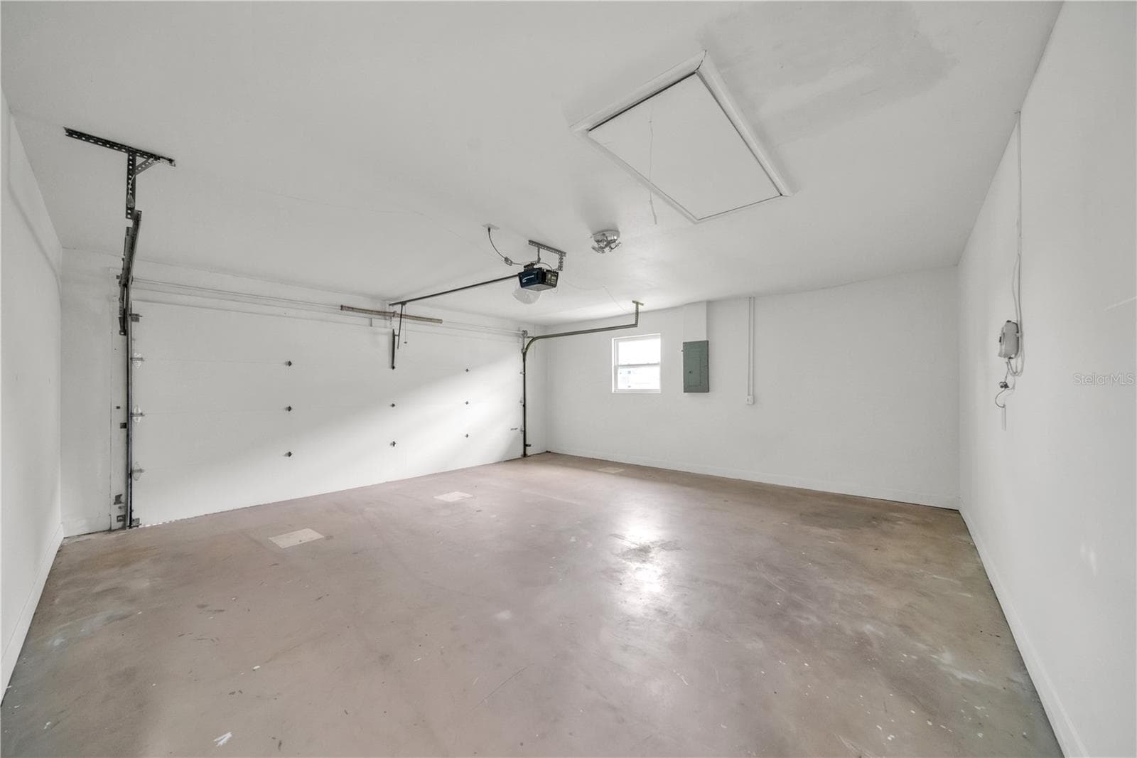 Single Family Residence at 299 ROTONDA CIR, ROTONDA WEST, photo 30 of 51