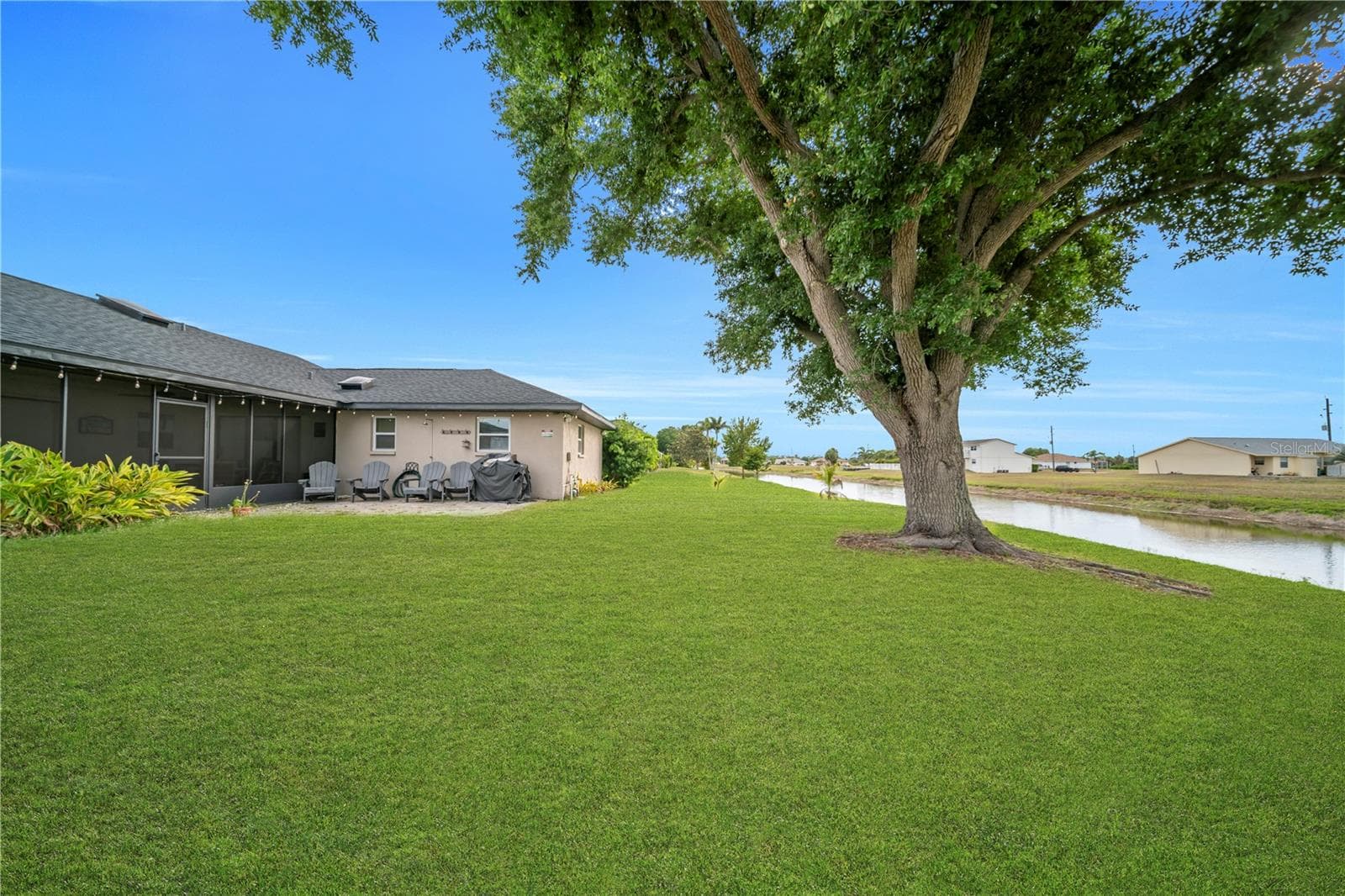 Single Family Residence at 299 ROTONDA CIR, ROTONDA WEST, photo 32 of 51