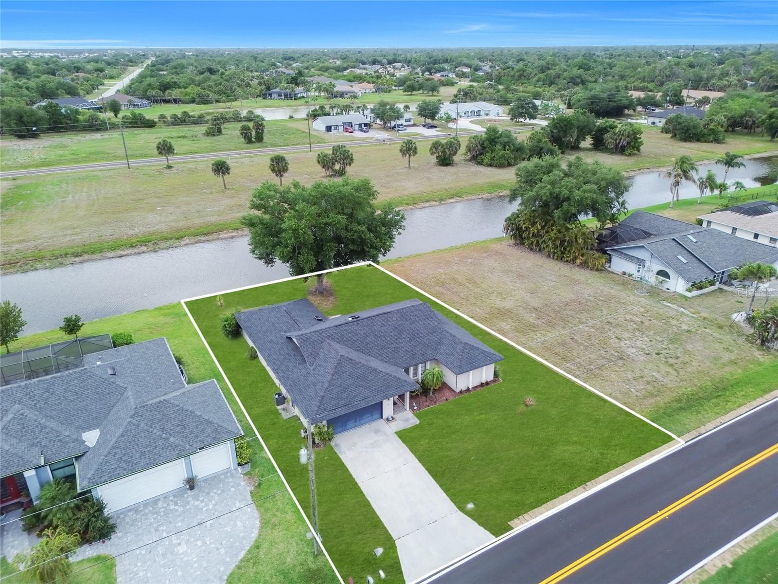 Single Family Residence at 299 ROTONDA CIR, ROTONDA WEST, photo 44 of 51