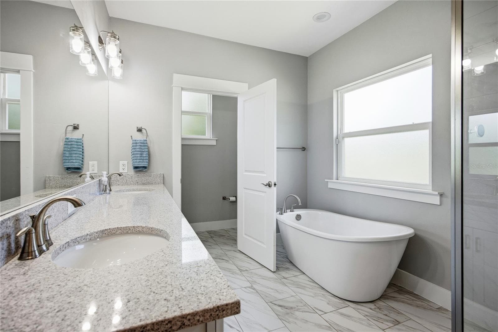 En-suite Primary Bathroom - 1146 SW MANDIBA DR, LAKE CITY