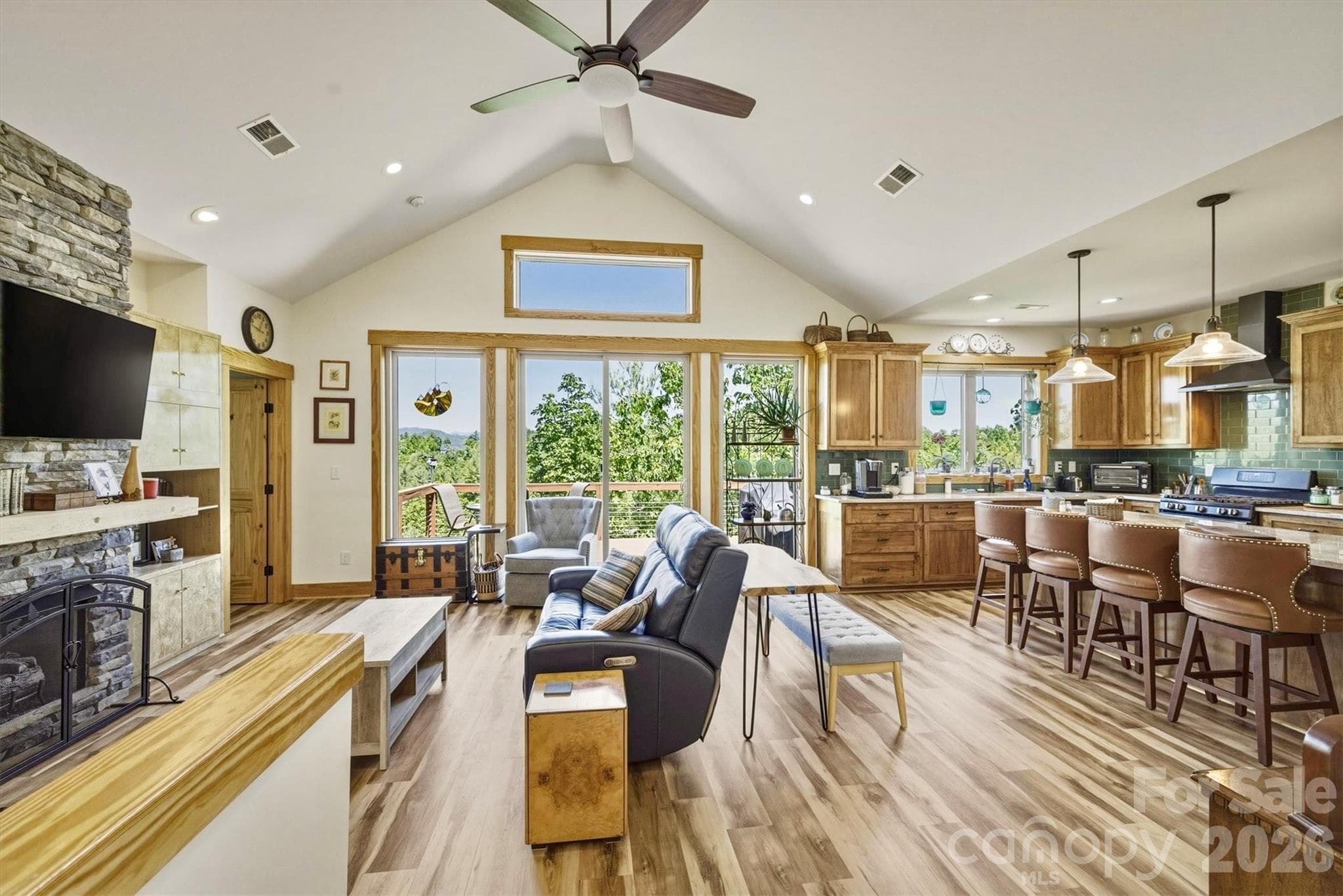 Single Family Residence at Lenoir, photo 9 of 48