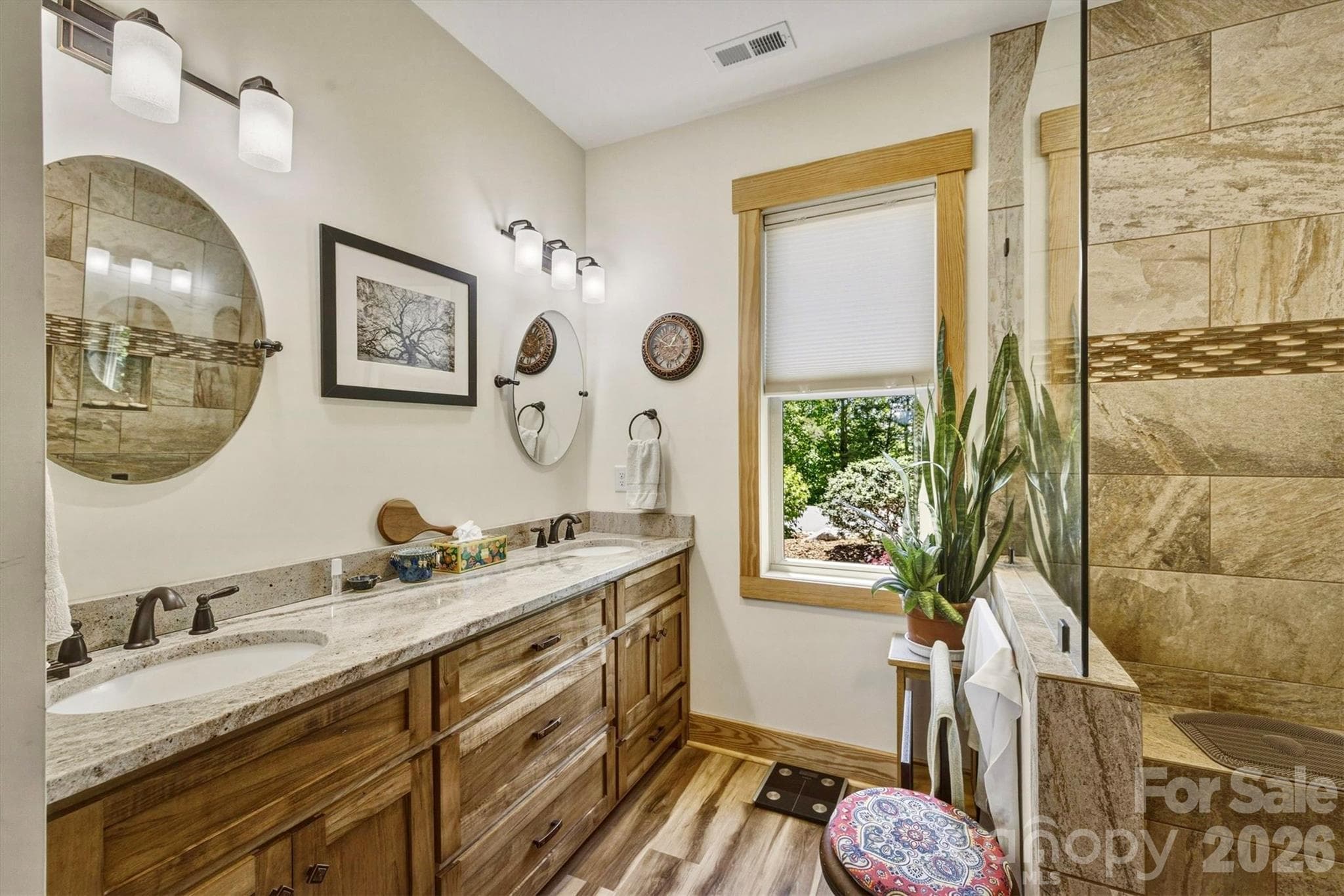 Single Family Residence at Lenoir, photo 20 of 48