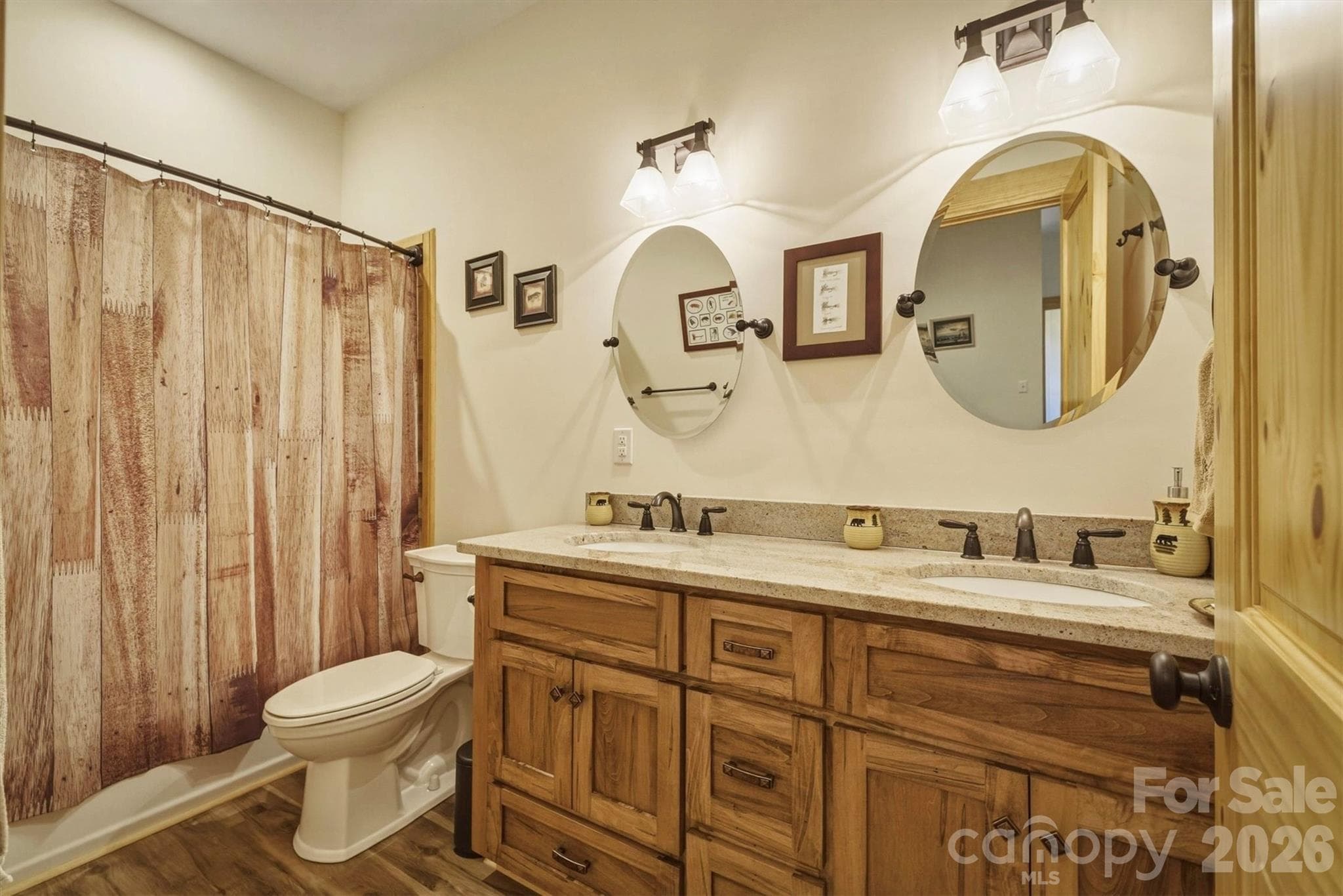Single Family Residence at Lenoir, photo 25 of 48