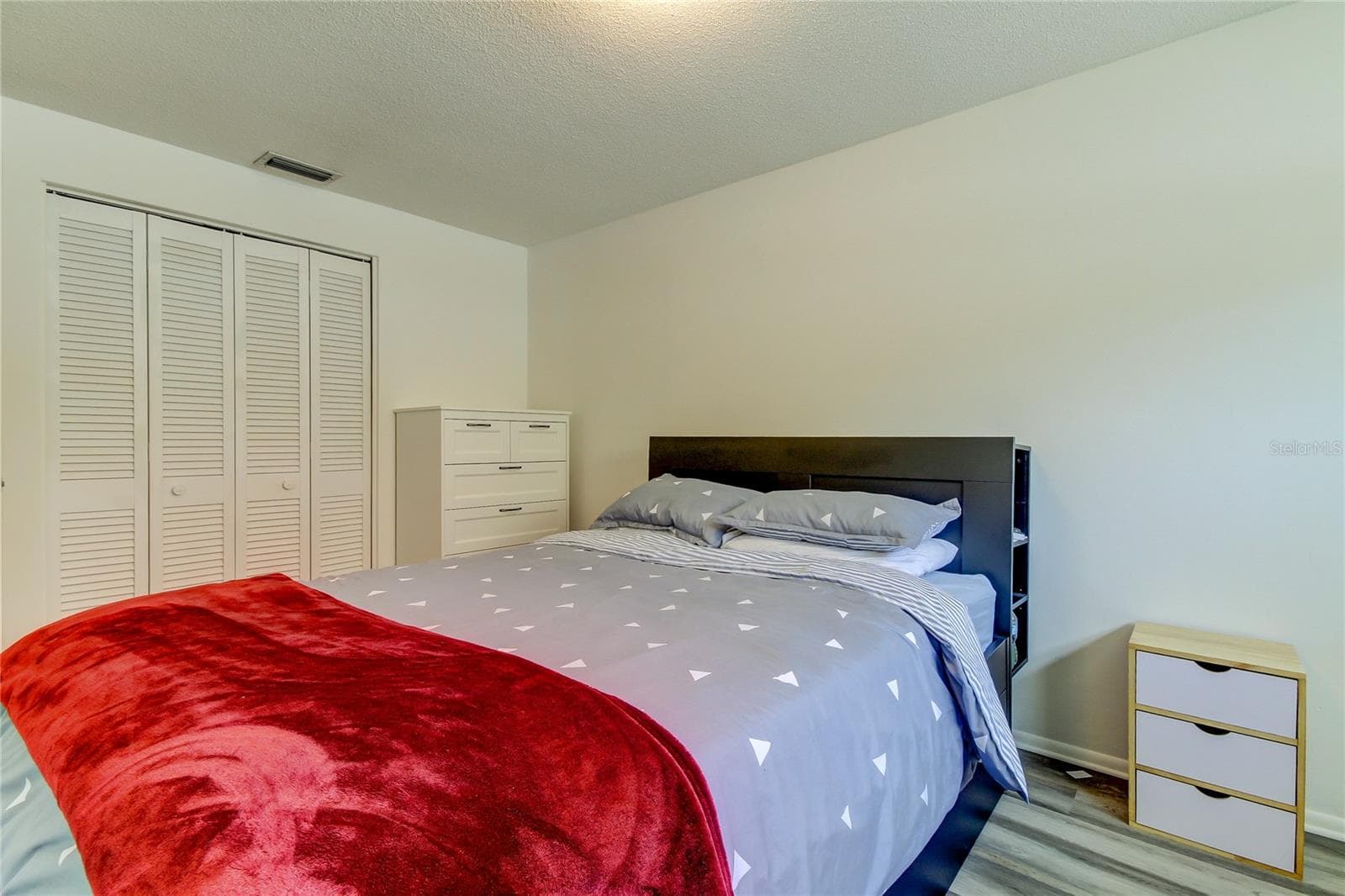 Photo prior to vacancy. - 1846 ELMHURST DR, CLEARWATER