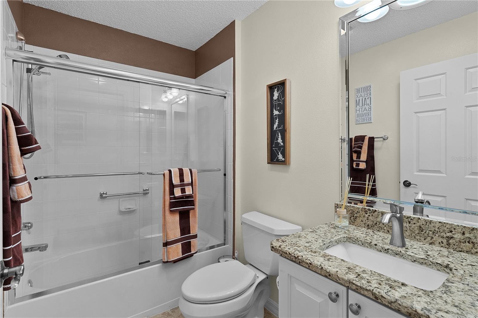 Guest Bath - 1795 HAGOOD LOOP, THE VILLAGES