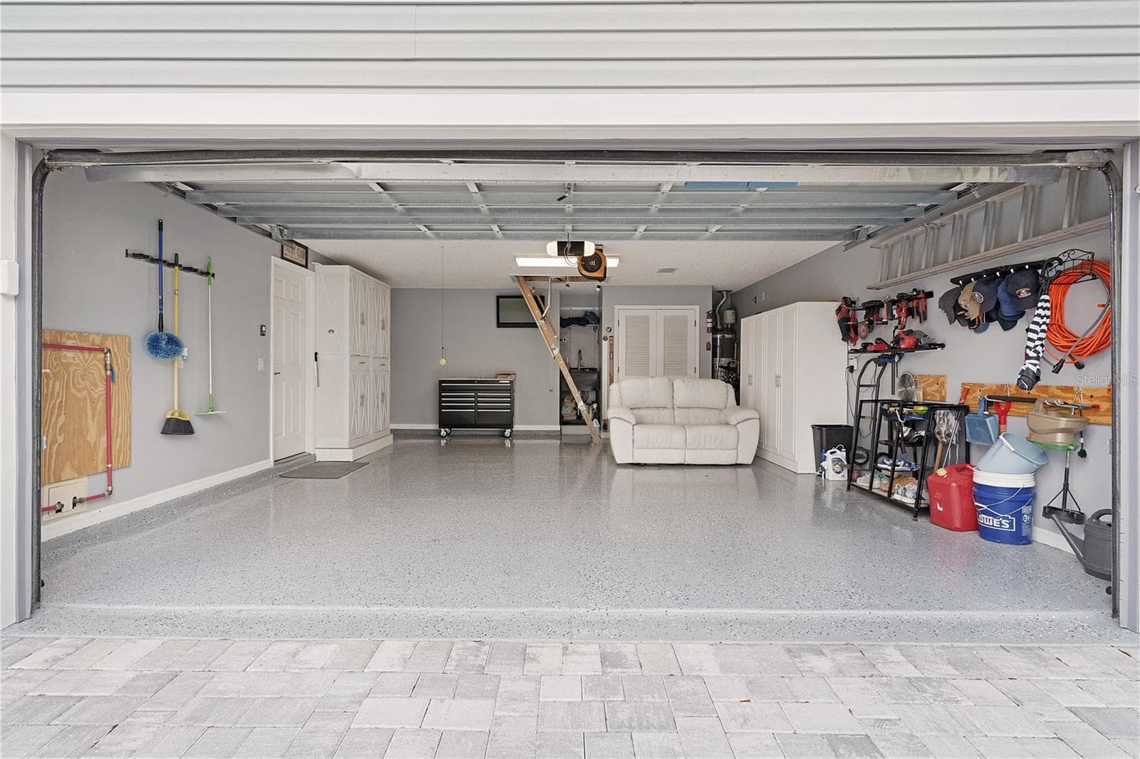 Garage with Epoxy Floors - 1795 HAGOOD LOOP, THE VILLAGES