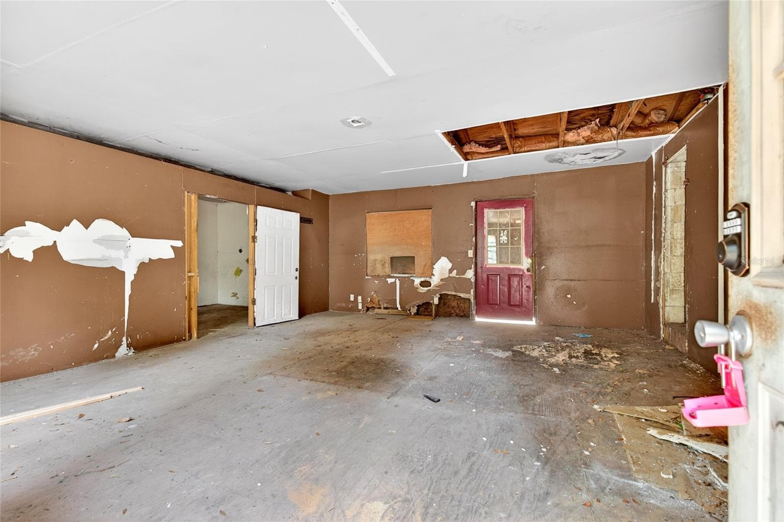 LIVINGROOM - 15176 NE 154TH LN, FORT MC COY