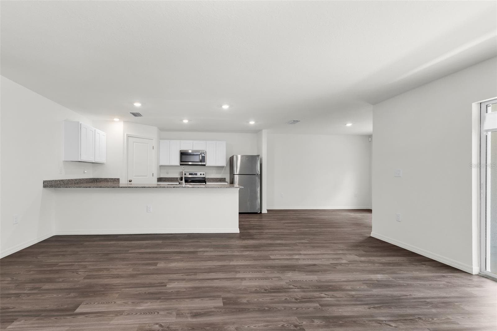 Kitchen and dining room - 1040 SHERWIN ST, PORT CHARLOTTE