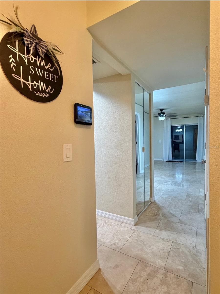 View from the front door, looking in. - 3815 N OAK DR #G71, TAMPA