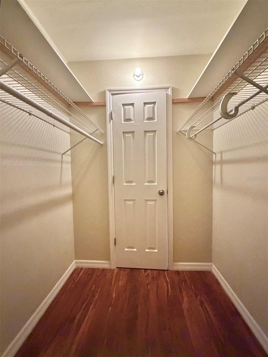 Primary walk-in closet - 3815 N OAK DR #G71, TAMPA