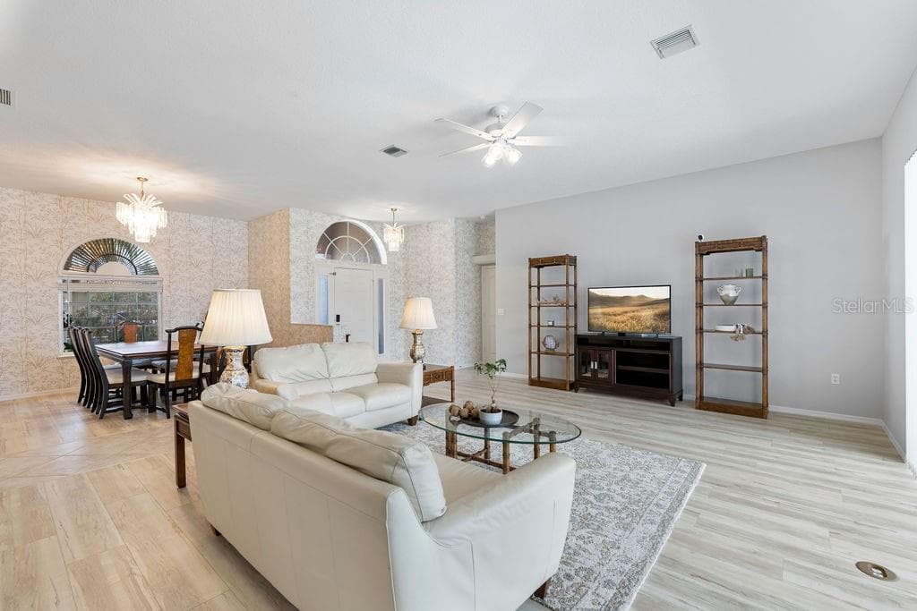 Single Family Residence at 1543 WATERFORD DR, VENICE, photo 13 of 63