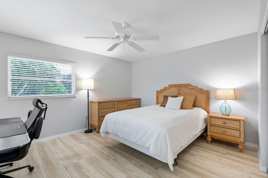 Single Family Residence at 1543 WATERFORD DR, VENICE, photo 28 of 63