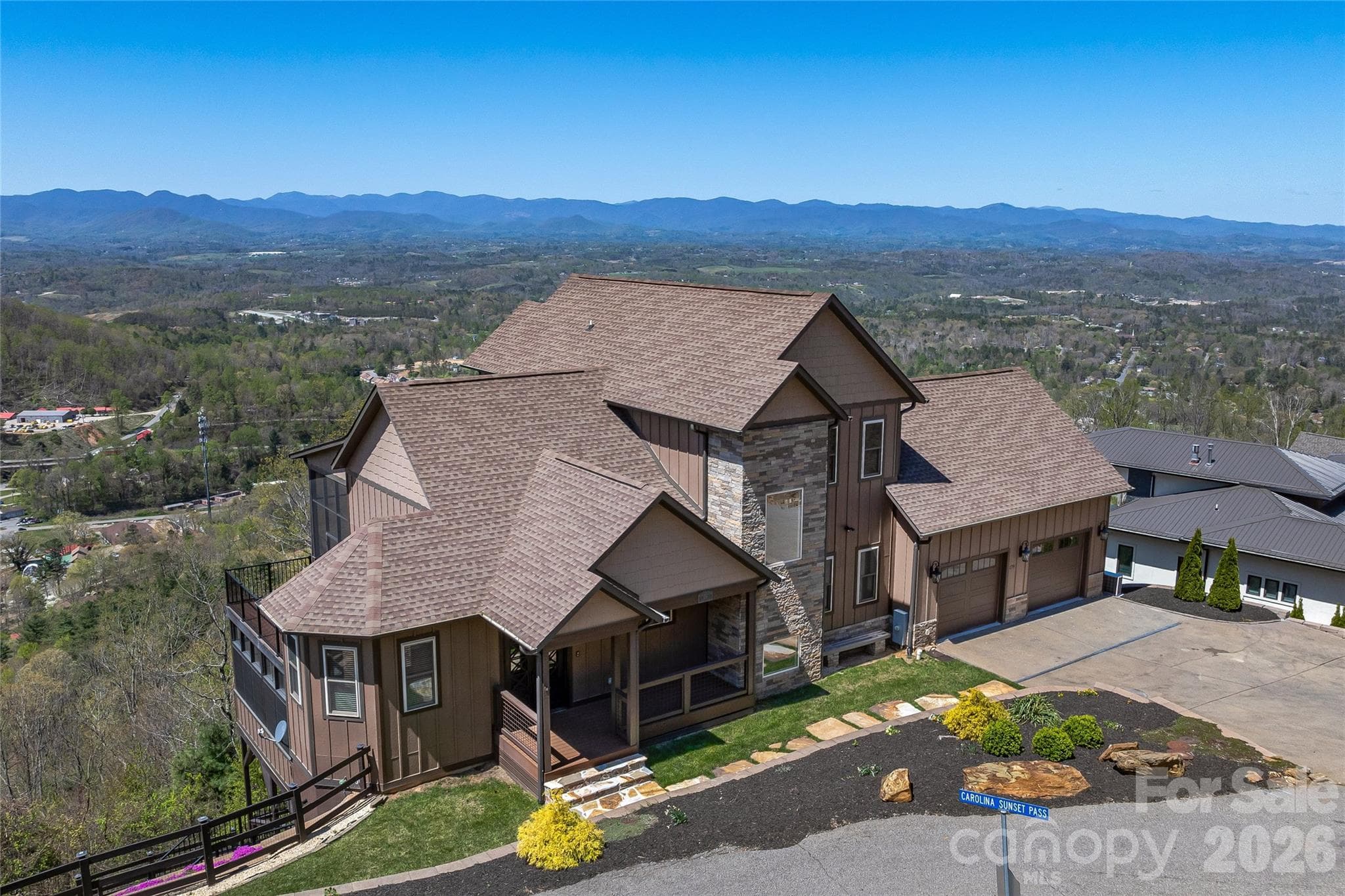 Single Family Residence at 179 Serenity Ridge Trail, Asheville, photo 3 of 44