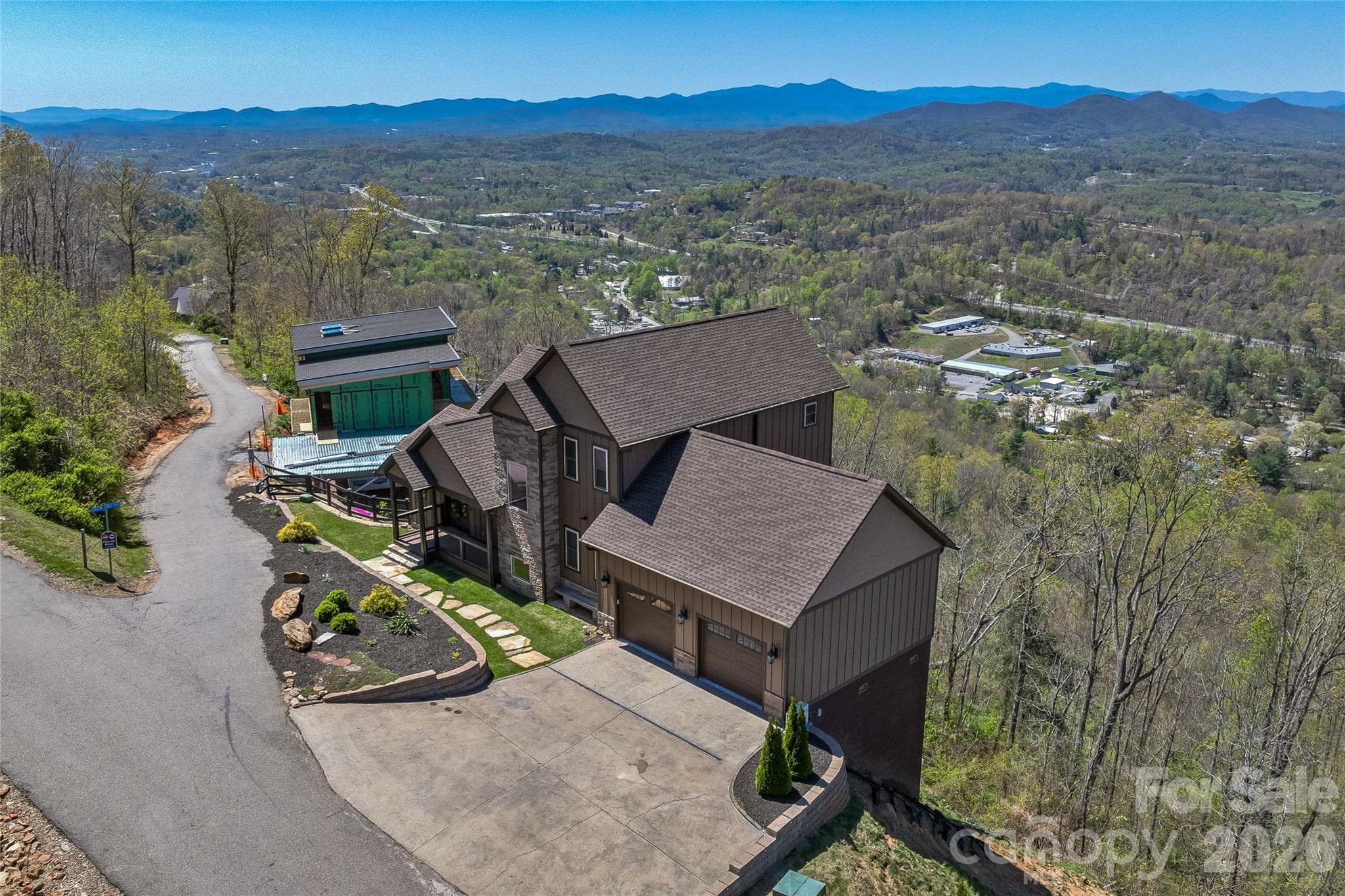 Single Family Residence at 179 Serenity Ridge Trail, Asheville, photo 4 of 44