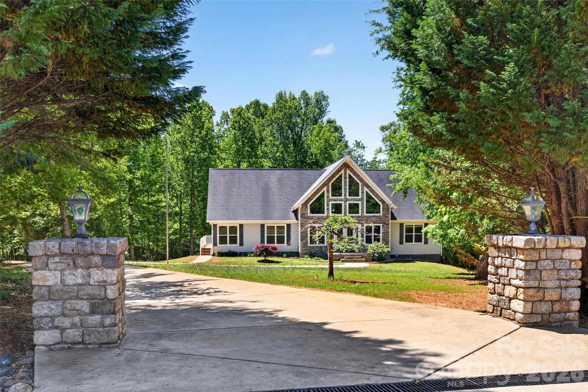 Private entry from cul-de-sac - 2977 Cabin Creek Drive, Catawba