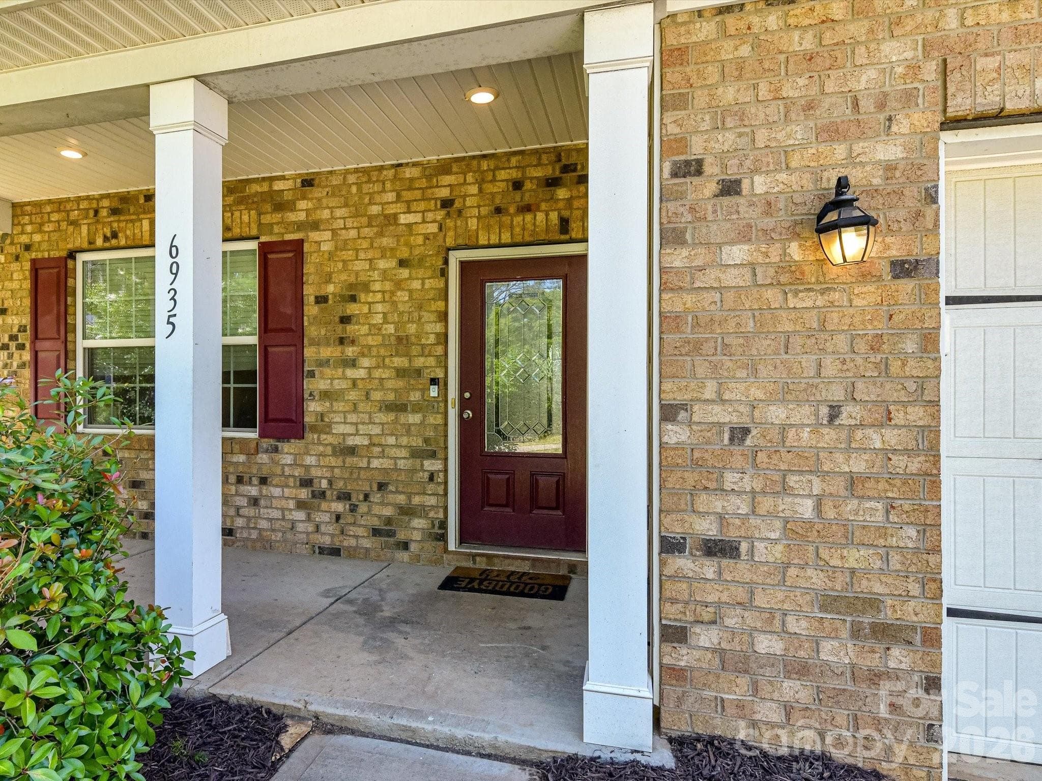 Single Family Residence at 6935 Liverpool Court, Fort Mill, photo 4 of 34