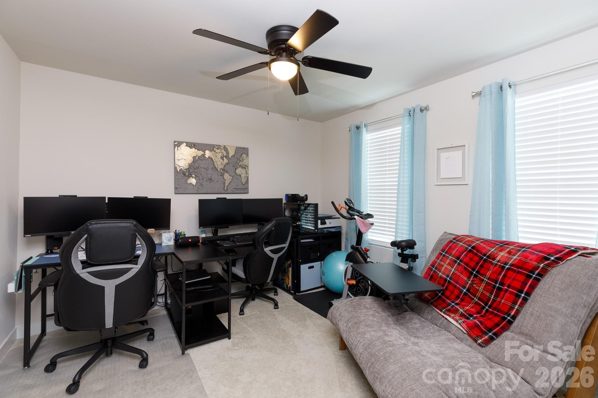 Single Family Residence at 329 Damask Drive, Lancaster, photo 18 of 25