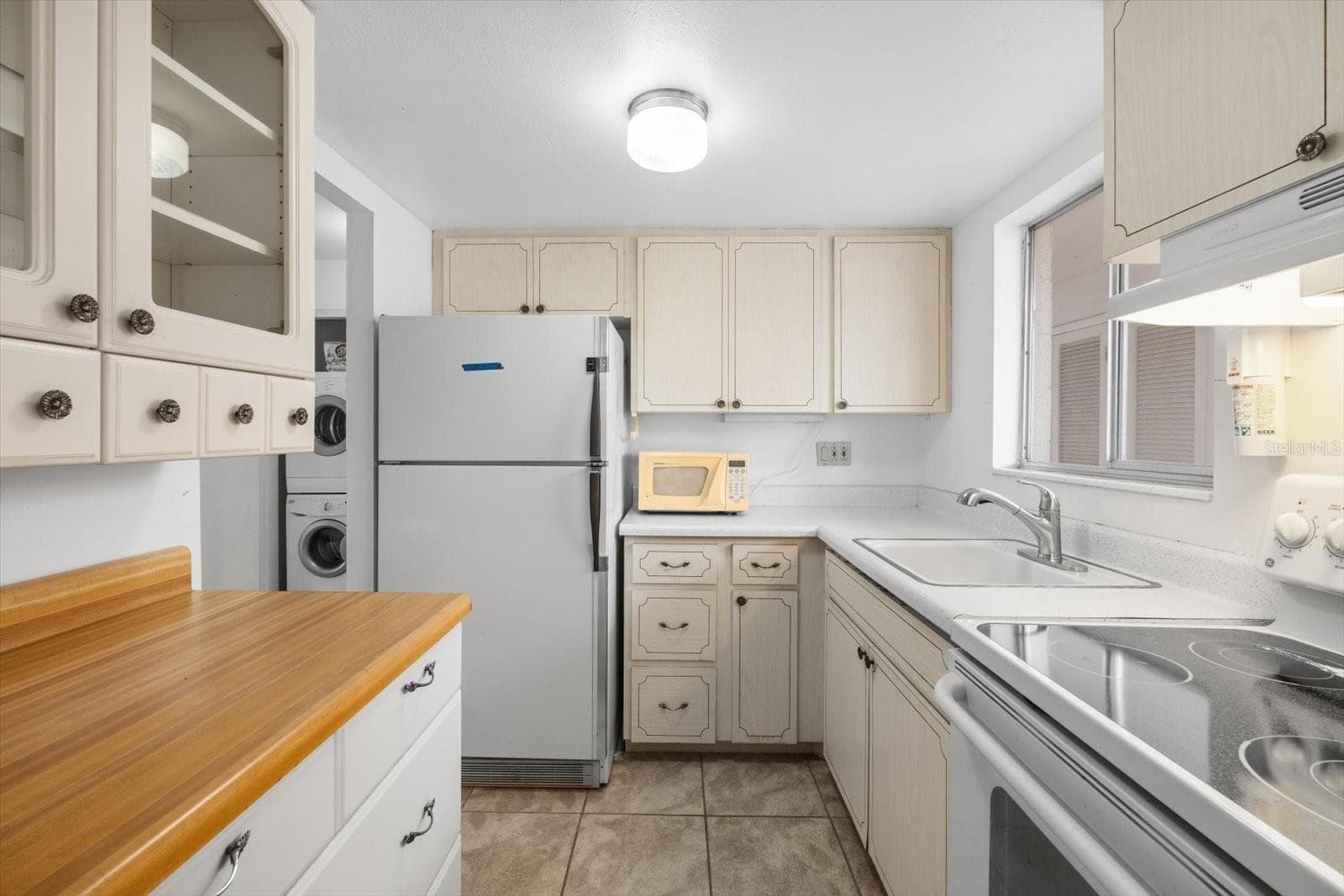 Condominium at 2326 CANAL DR #G25, BRADENTON, photo 4 of 39