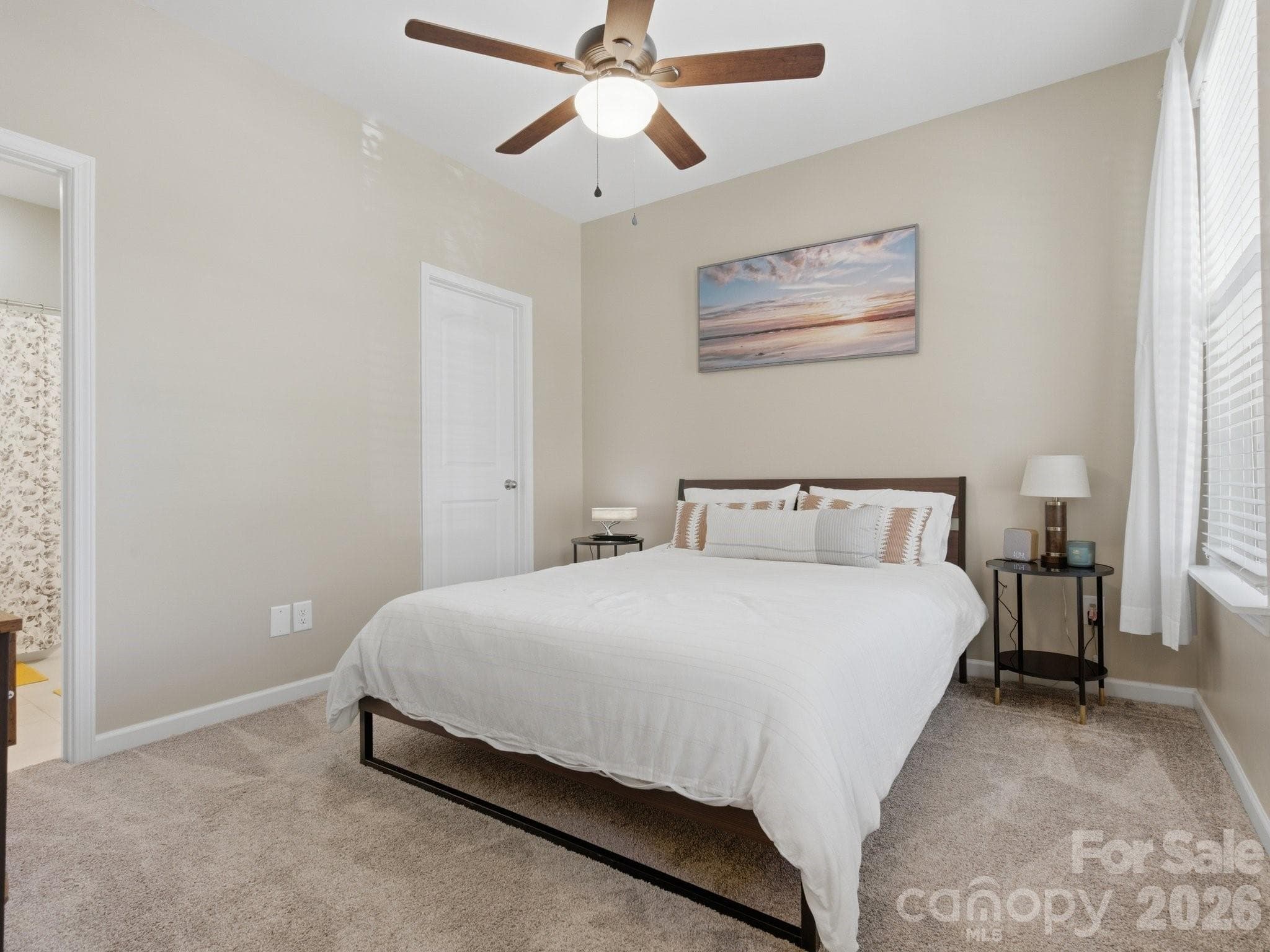 Guest Bedroom 1 on bottom floor - Charlotte