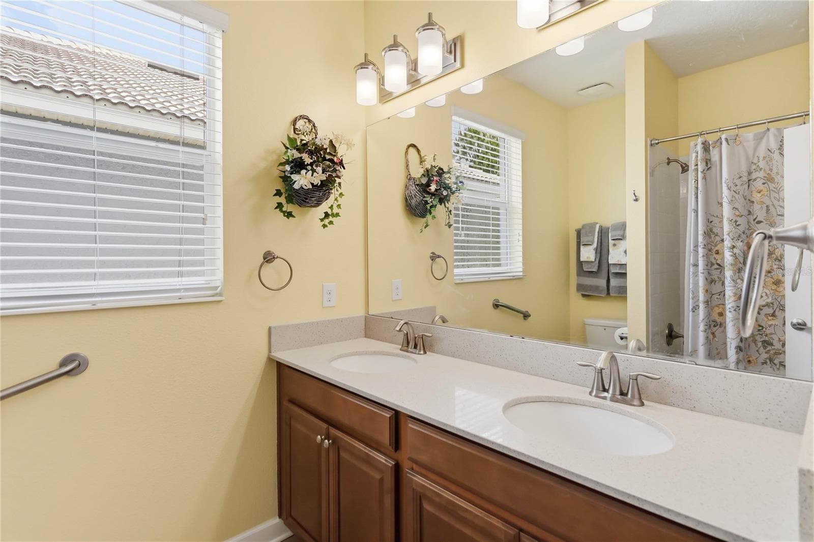 bathroom 2 with double vanity - 1361 OLYMPIC CLUB BLVD, CHAMPIONS GATE