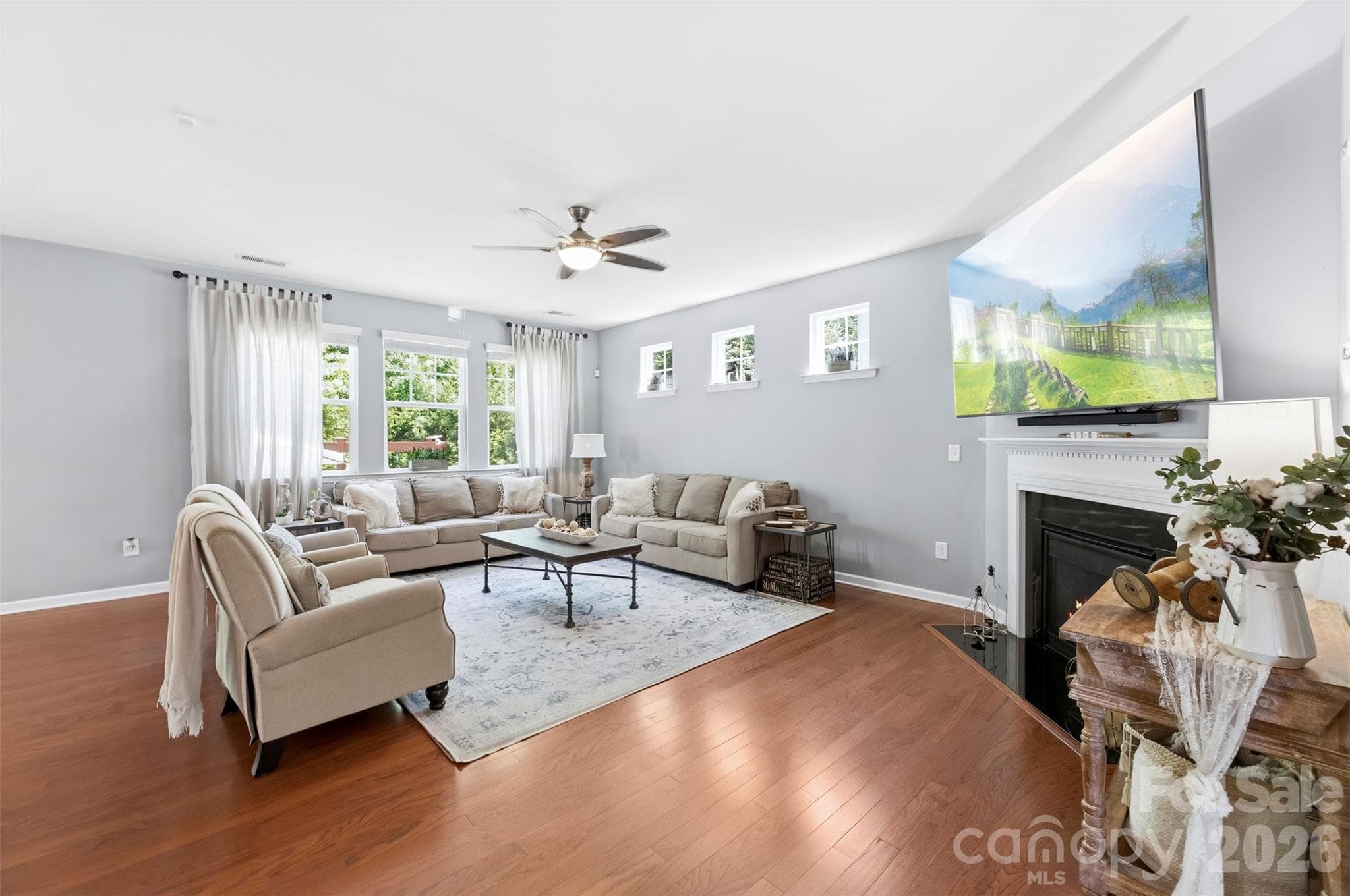 Single Family Residence at 2028 Brightflower Lane, York, photo 7 of 48