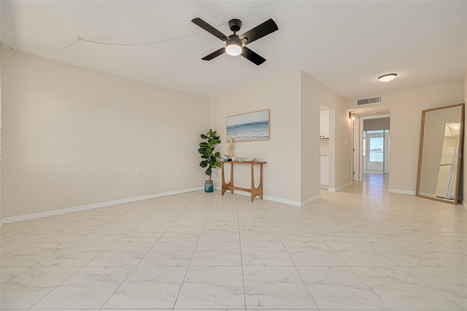 living/dining room - 250 126TH AVE #104, TREASURE ISLAND