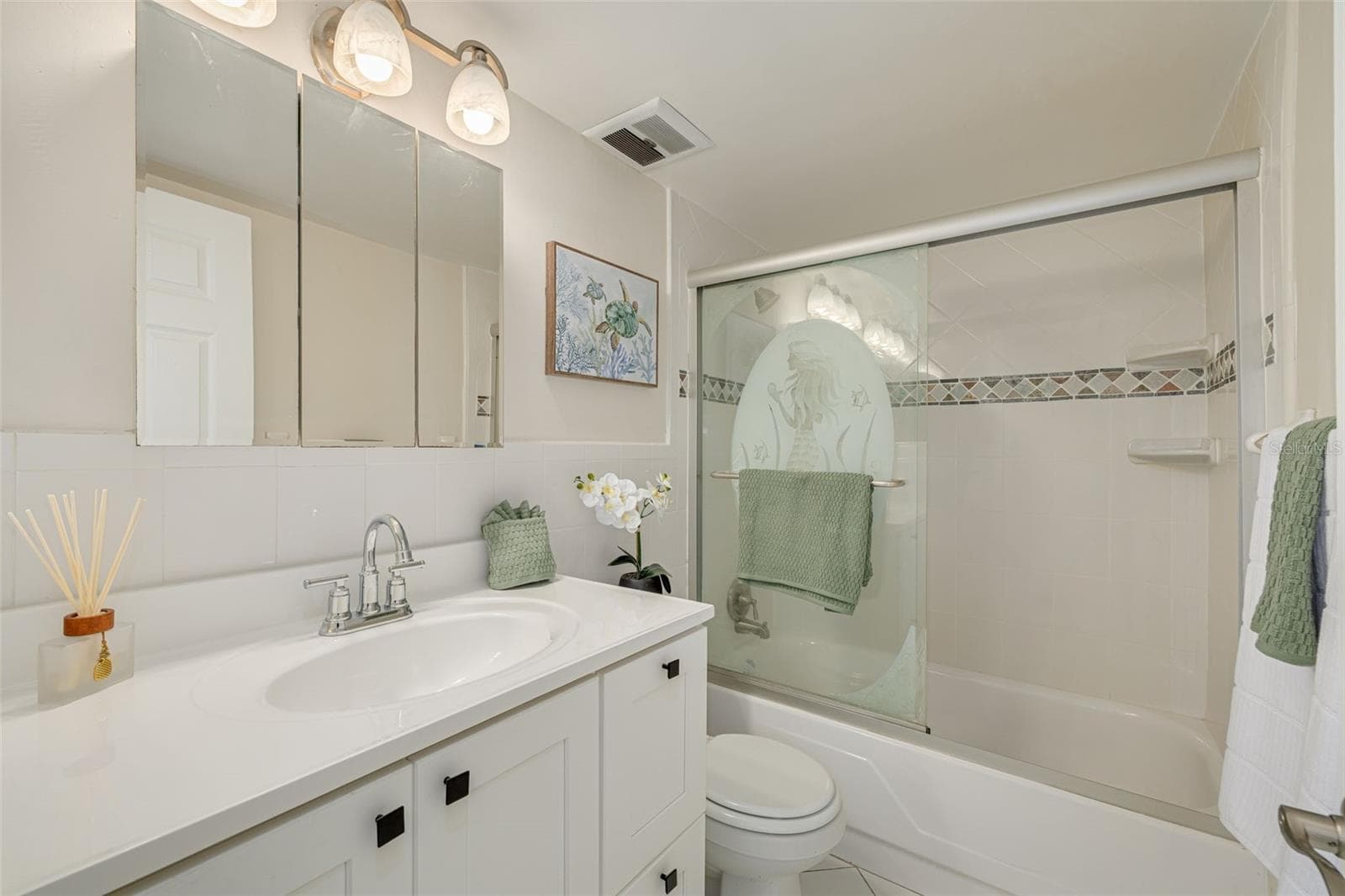 Bathroom - 250 126TH AVE #104, TREASURE ISLAND