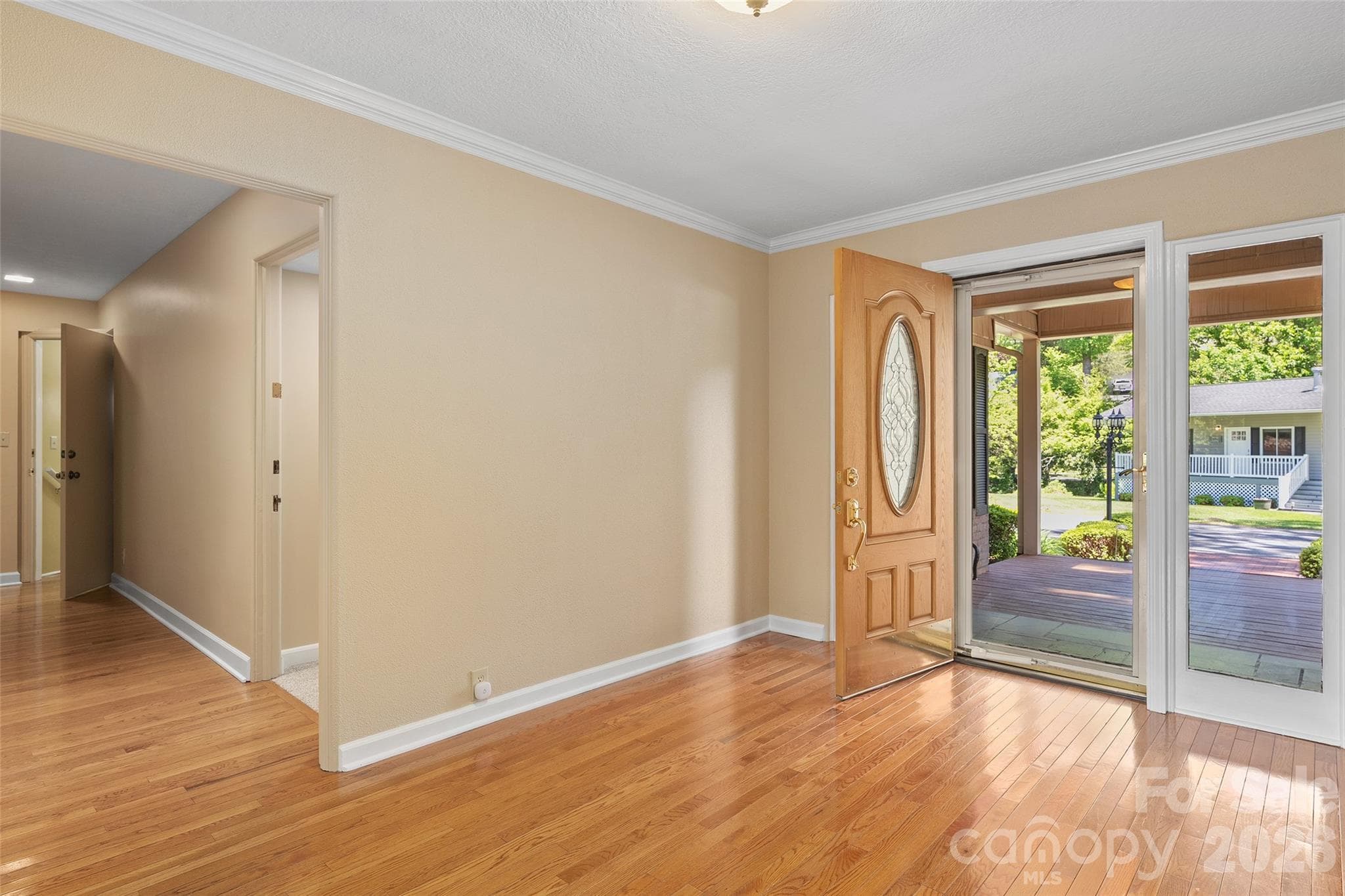 Foyer - Waynesville