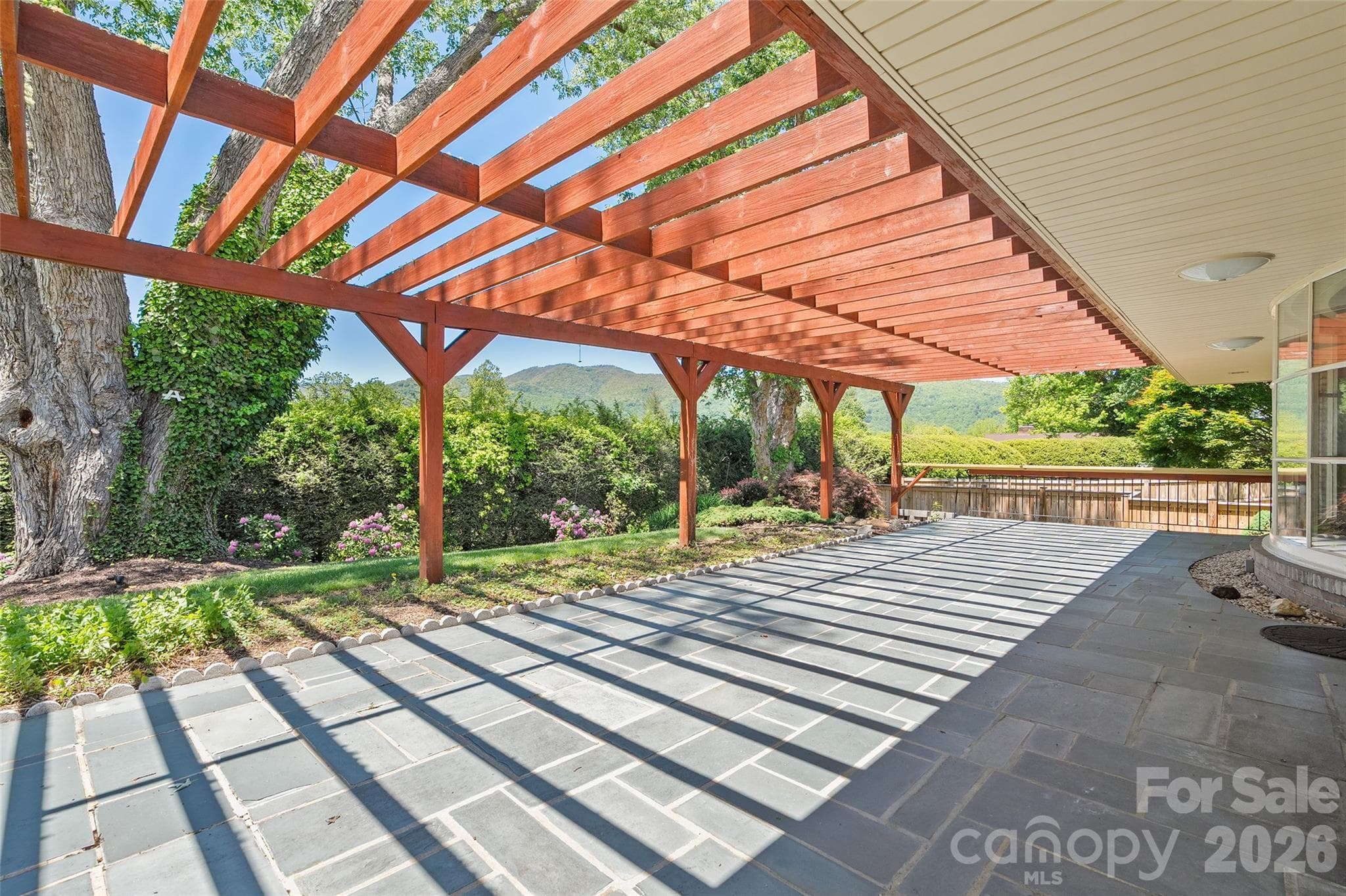 Back deck with views - Waynesville