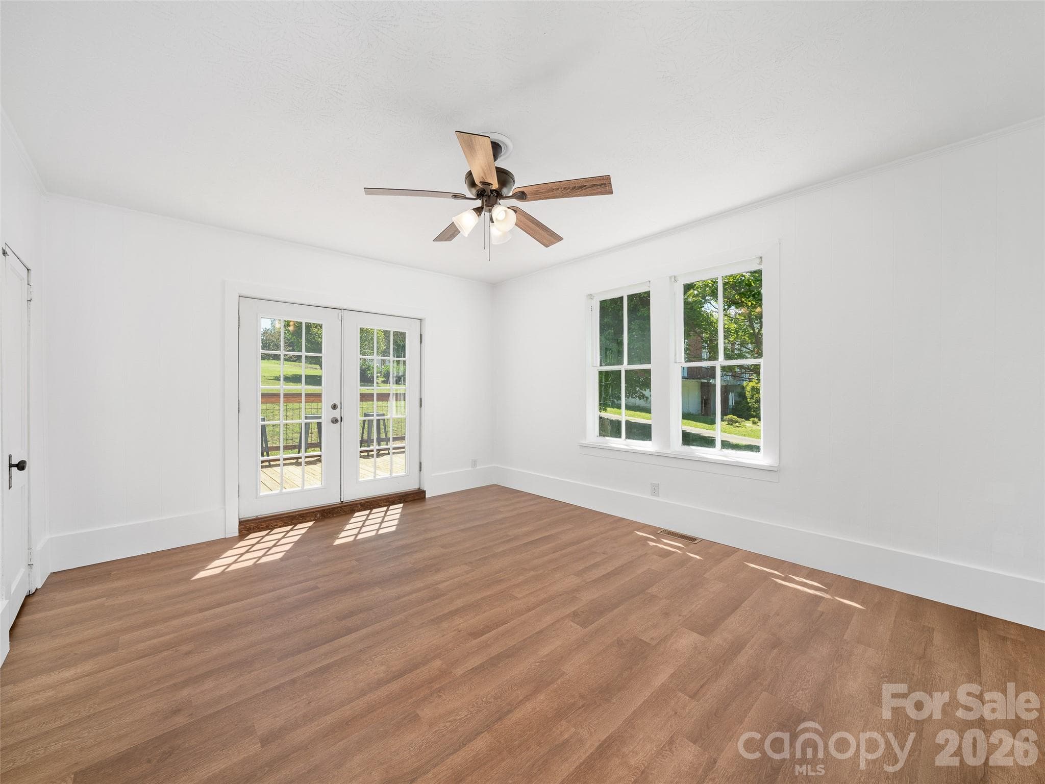 Single Family Residence at 118 Robertson Street, Burnsville, photo 19 of 48