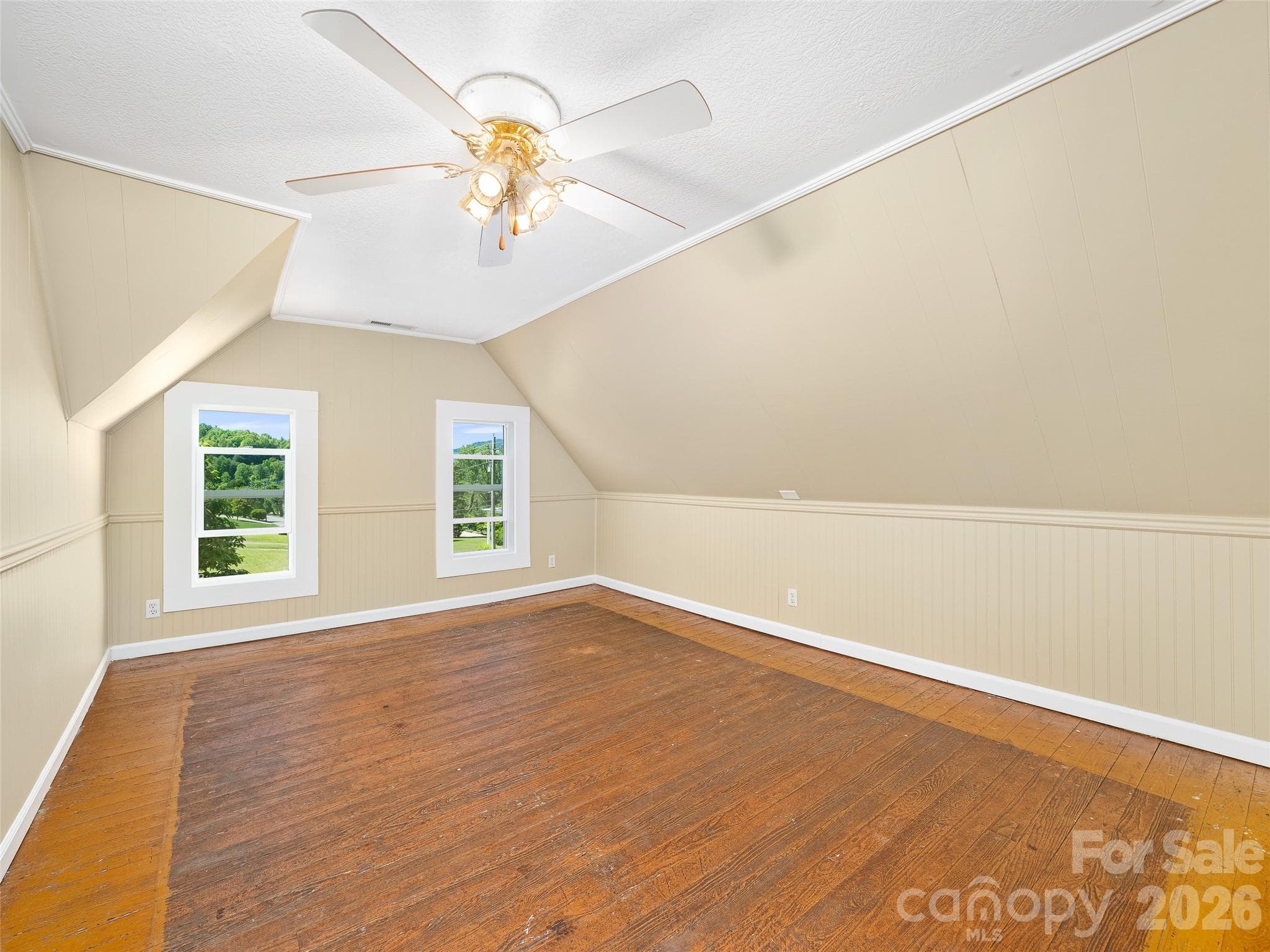 Single Family Residence at 118 Robertson Street, Burnsville, photo 27 of 48