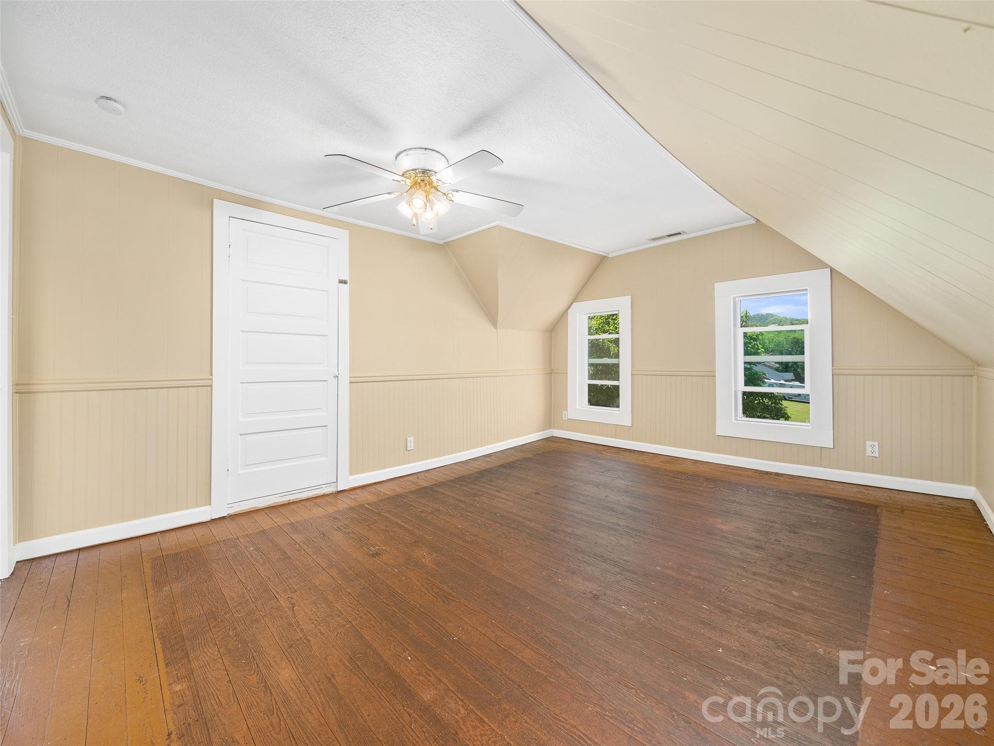 Single Family Residence at 118 Robertson Street, Burnsville, photo 28 of 48