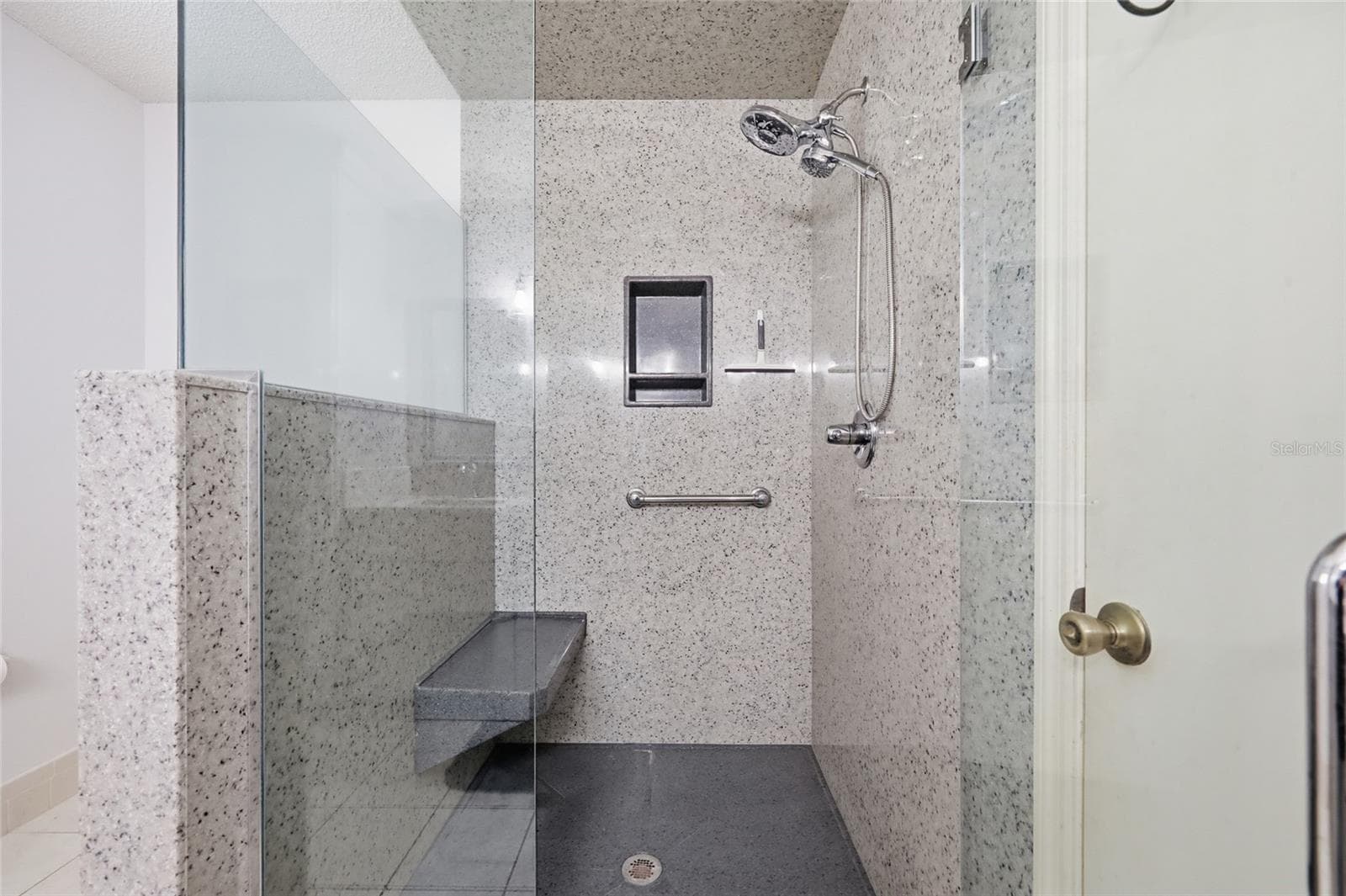 Master Bathroom - 17814 SE 107TH TER, SUMMERFIELD