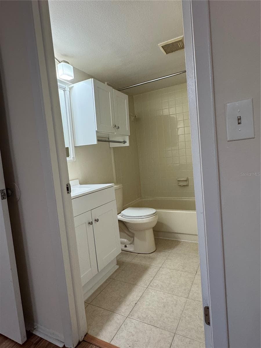Master Bathroom - 4033 DREAM OAK PL #101, TAMPA