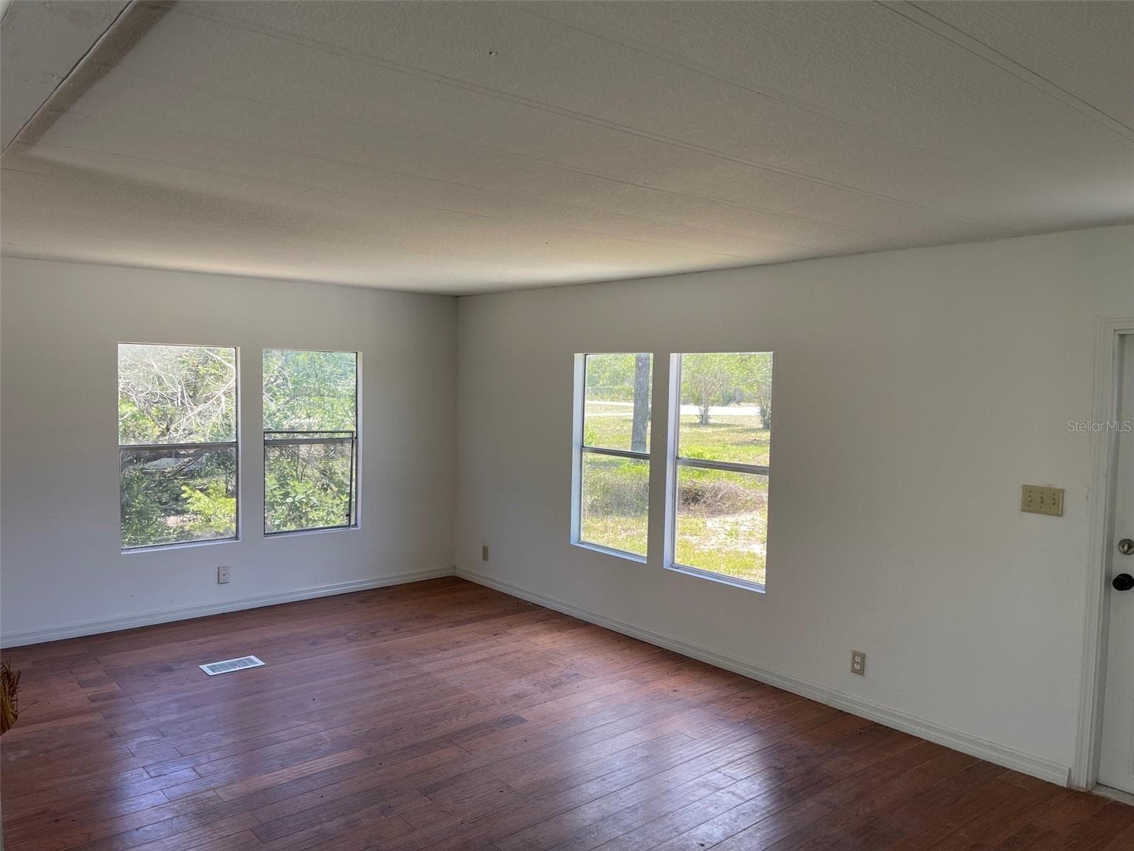 LIVING ROOM - 16329 CALDWELL LN, SPRING HILL