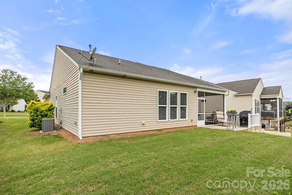 Single Family Residence at 7020 Kitty Hawk Lane, Fort Mill, photo 27 of 42