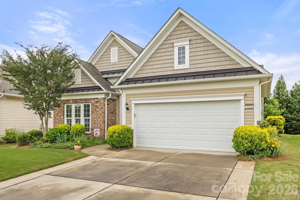 Single Family Residence at 7020 Kitty Hawk Lane, Fort Mill, photo 30 of 42