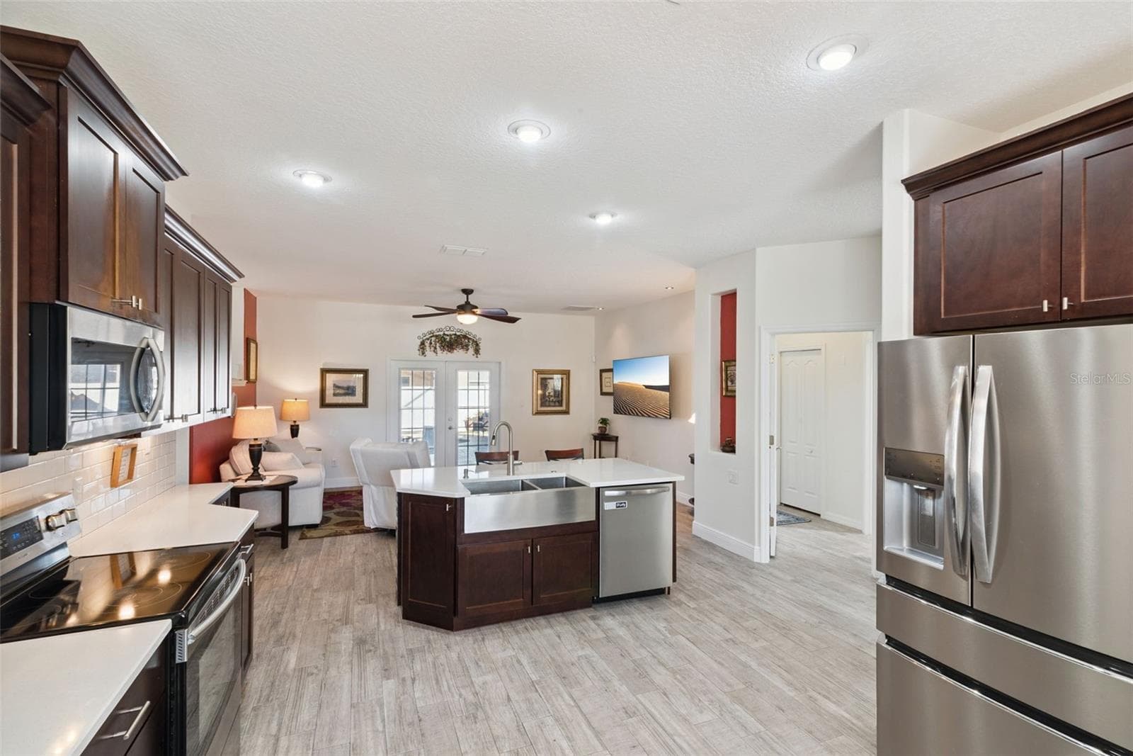 Single Family Residence at 2720 SAVANNAH DR, LEESBURG, photo 15 of 41