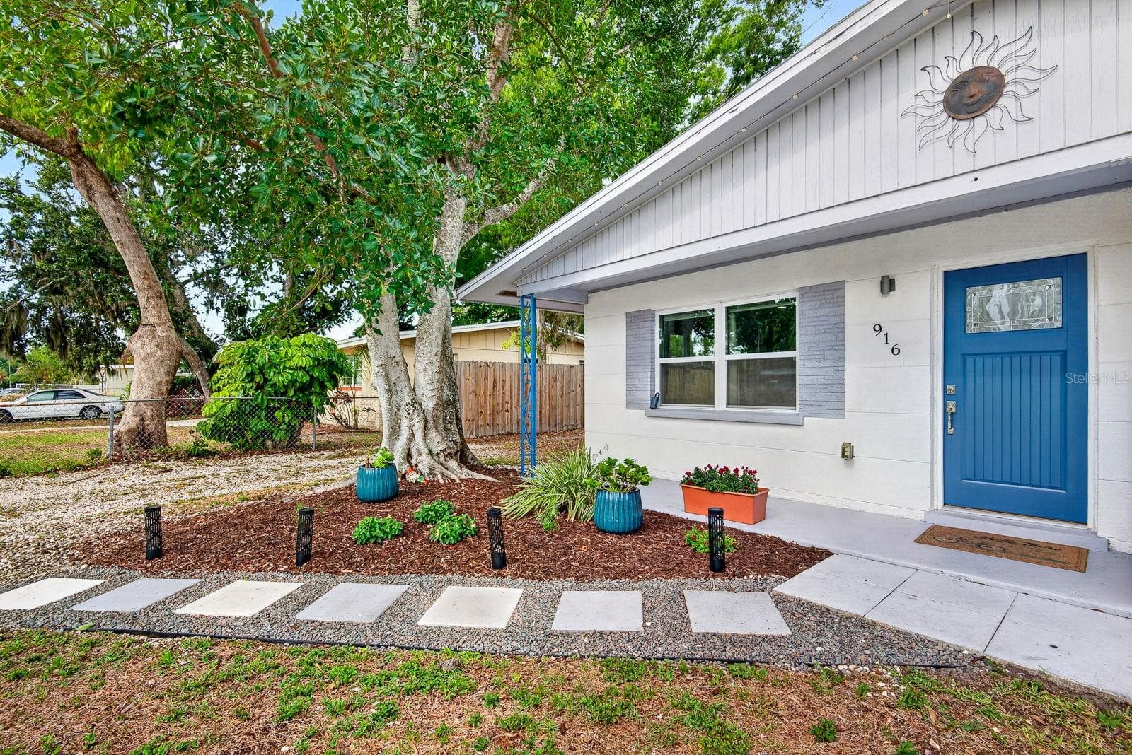 Single Family Residence at 916 PATTISON AVE, SARASOTA, photo 2 of 50