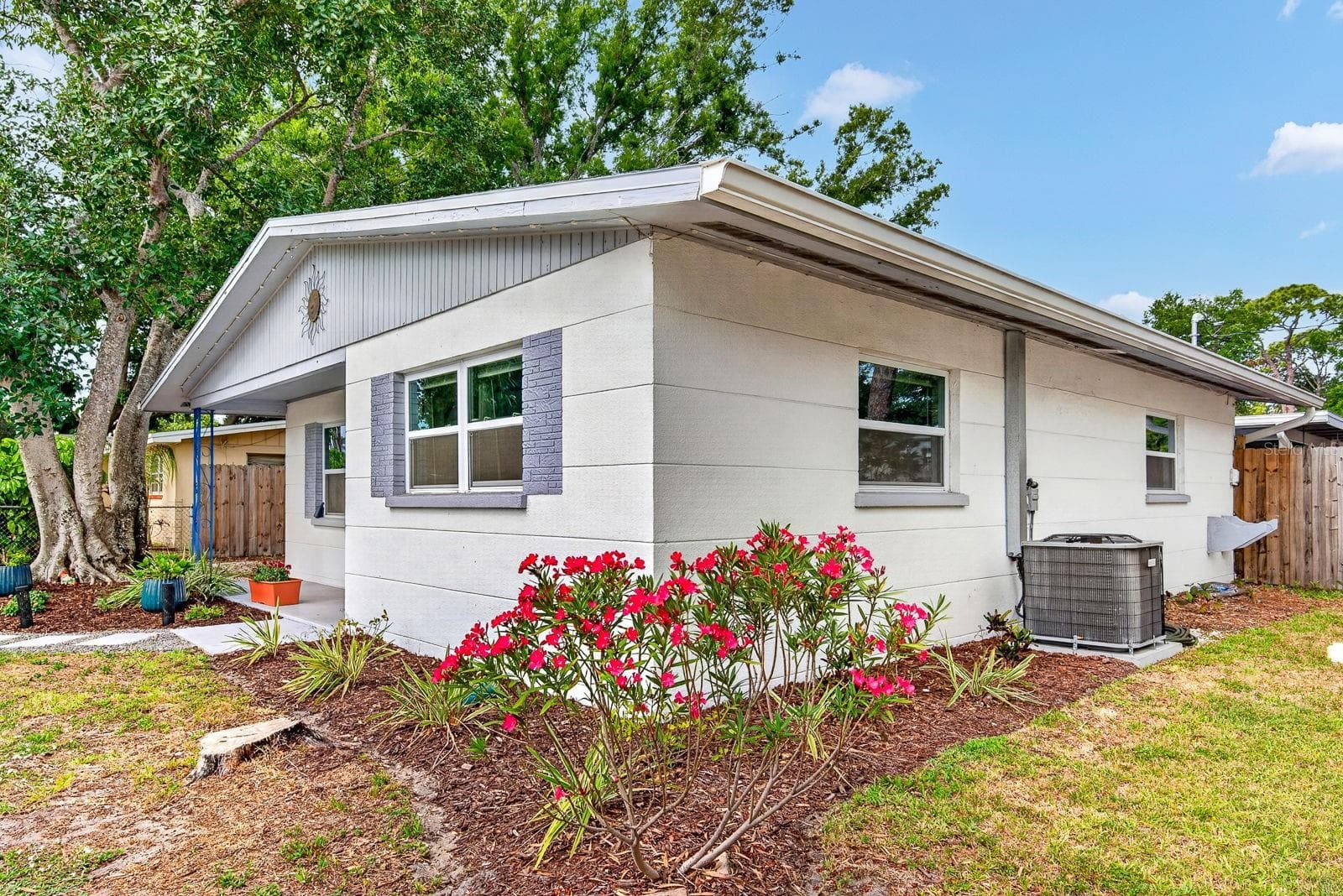Single Family Residence at 916 PATTISON AVE, SARASOTA, photo 4 of 50