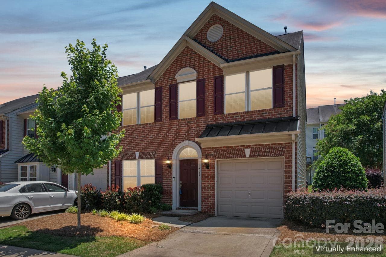 Townhouse at Charlotte, photo 2 of 33