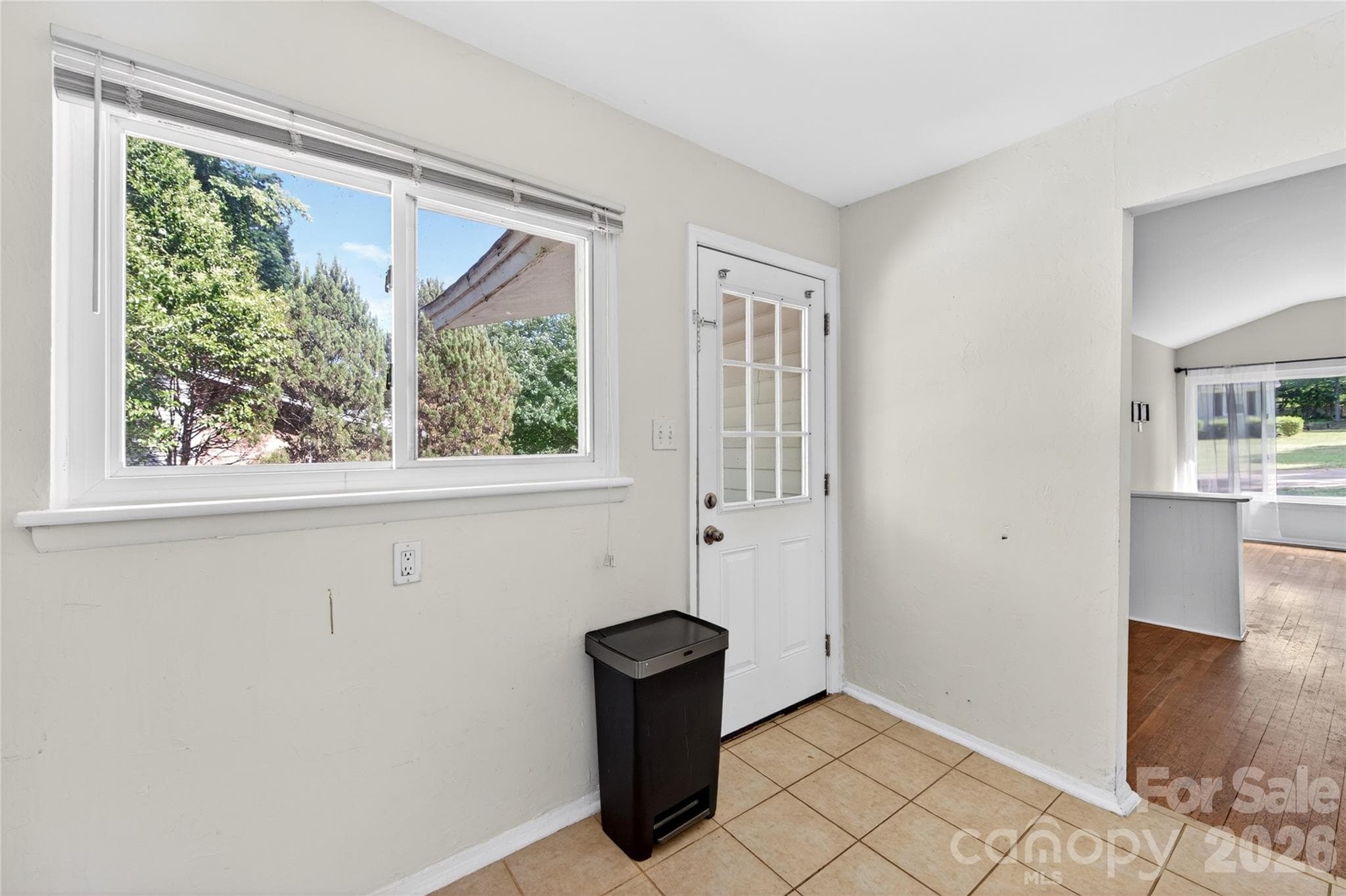 Single Family Residence at 501 Kenlough Drive, Charlotte, photo 17 of 46