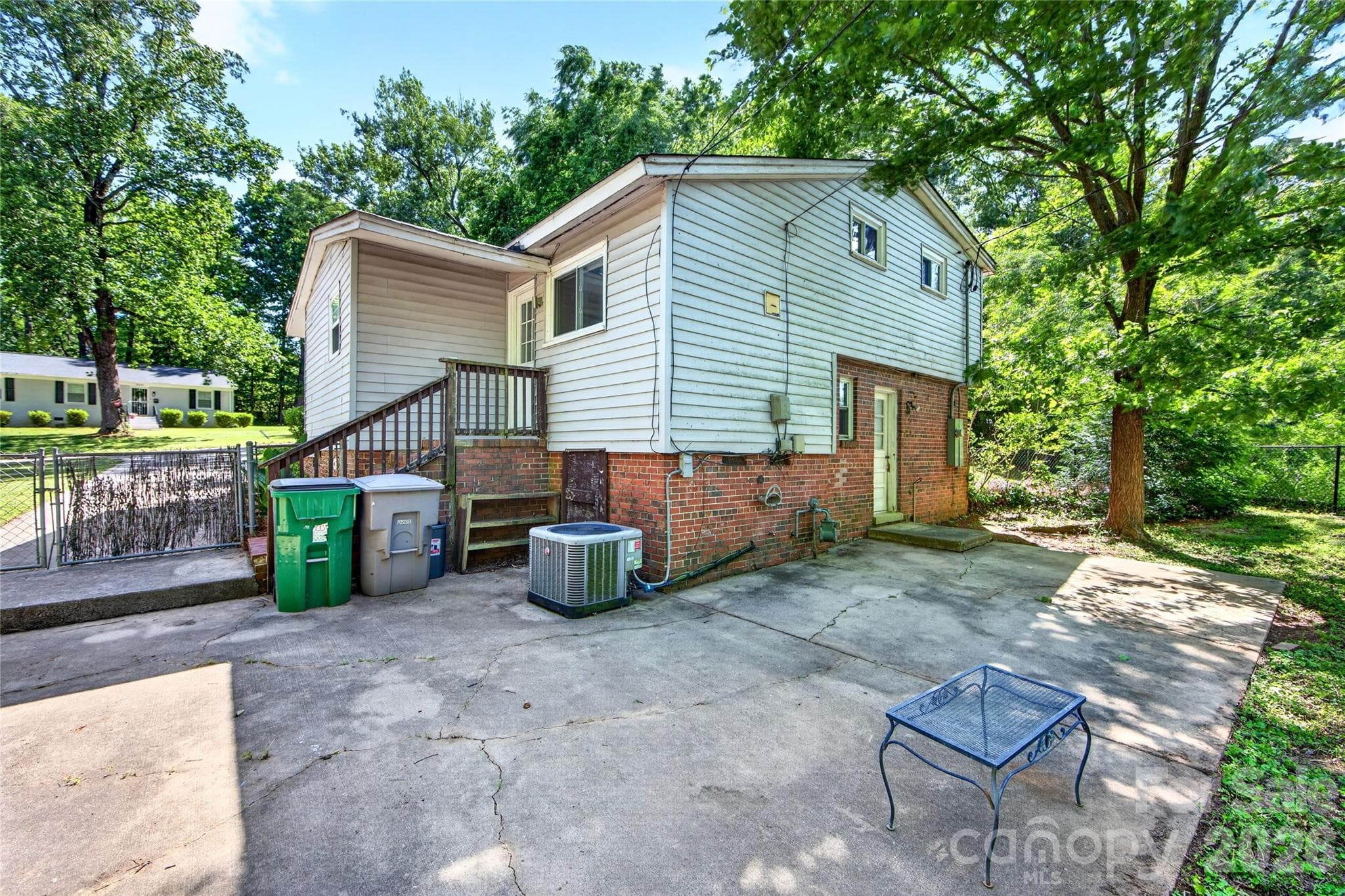 Single Family Residence at 501 Kenlough Drive, Charlotte, photo 43 of 46