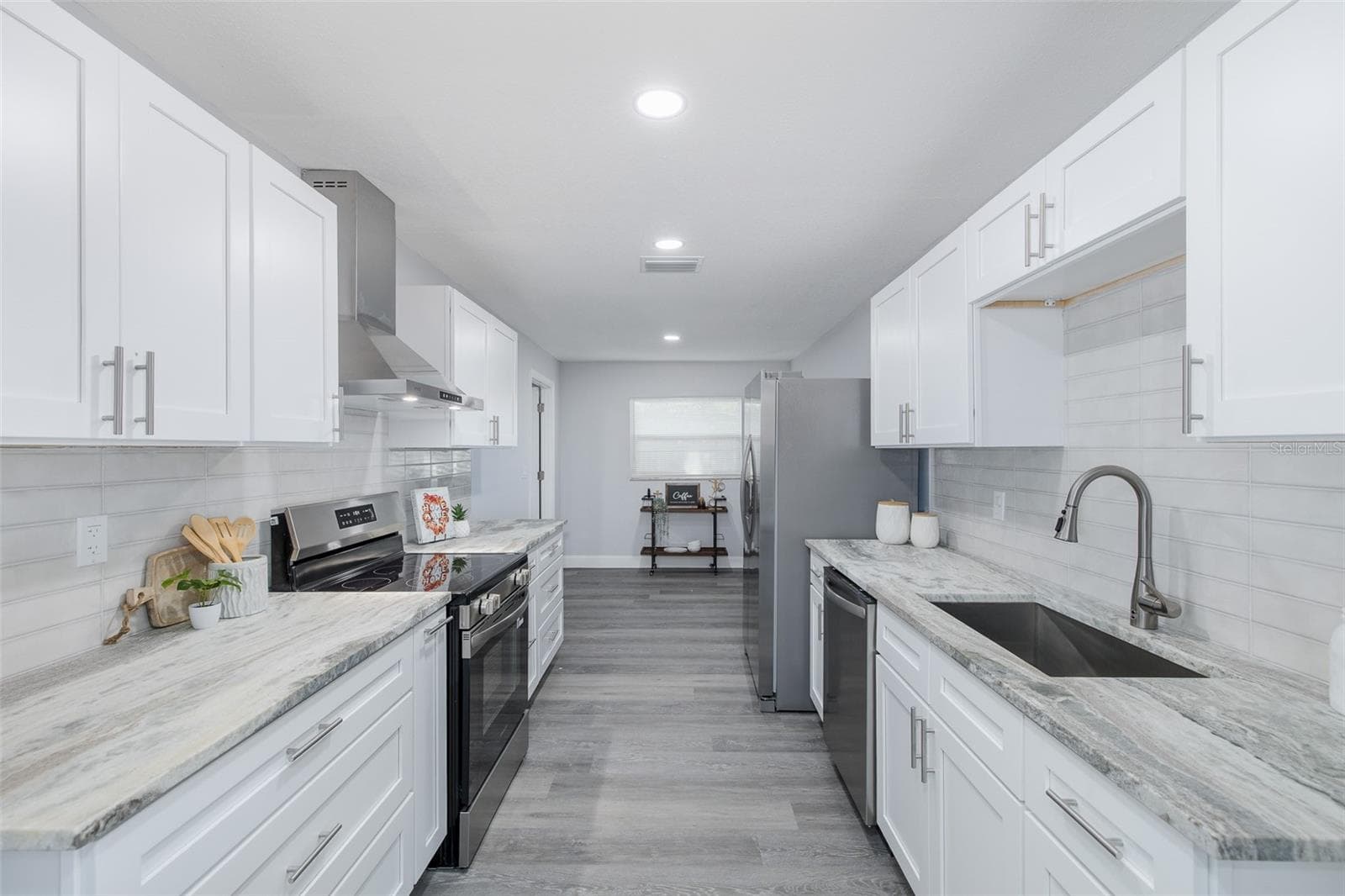 Fully Updated Kitchen - 1815 DRIFTWOOD CIR S, OLDSMAR